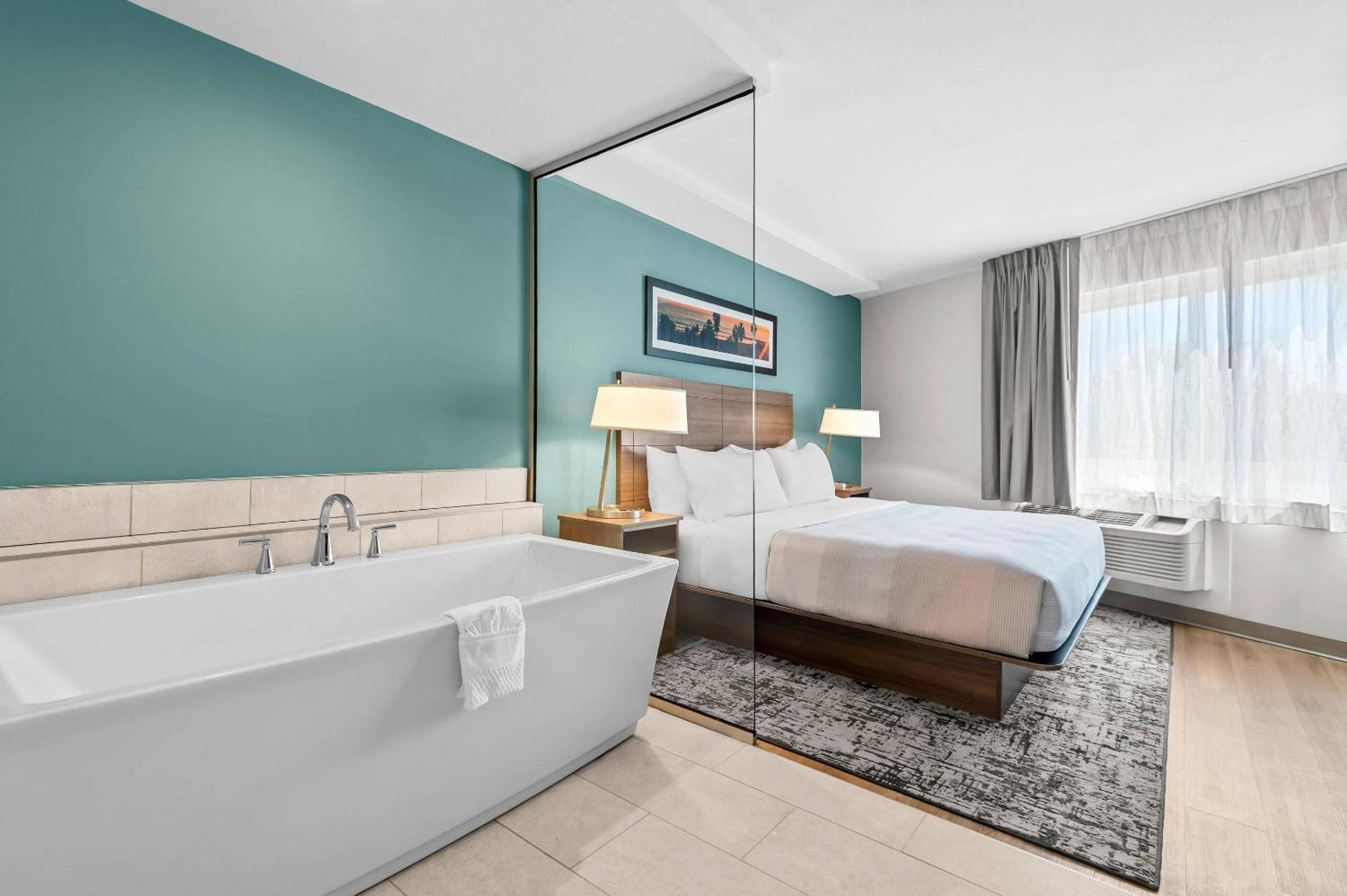 King Suite Spa Bath Non-Smoking