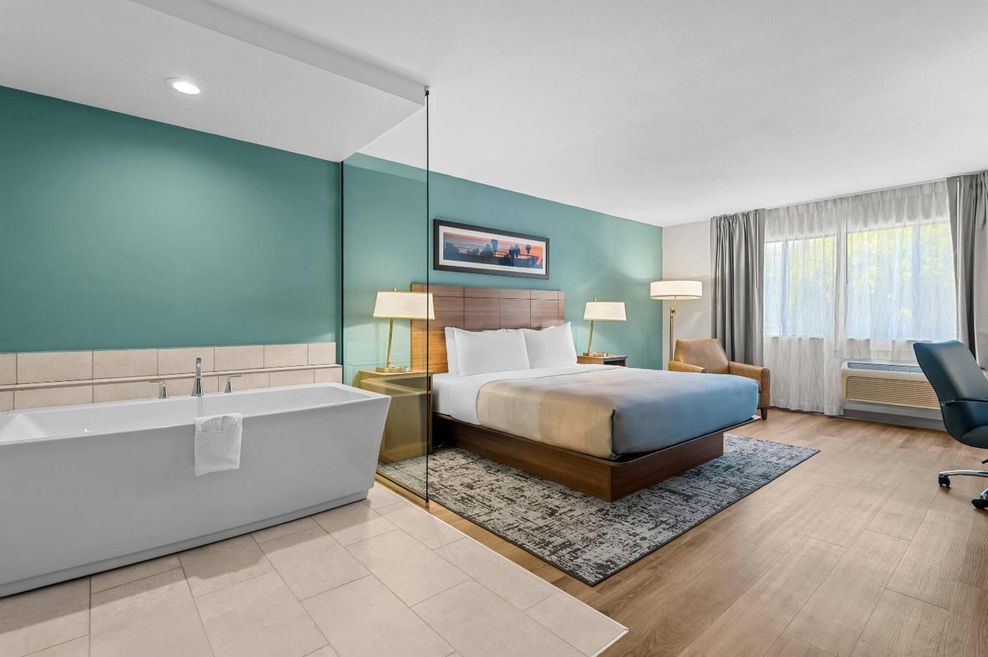 King Suite Spa Bath Non-Smoking