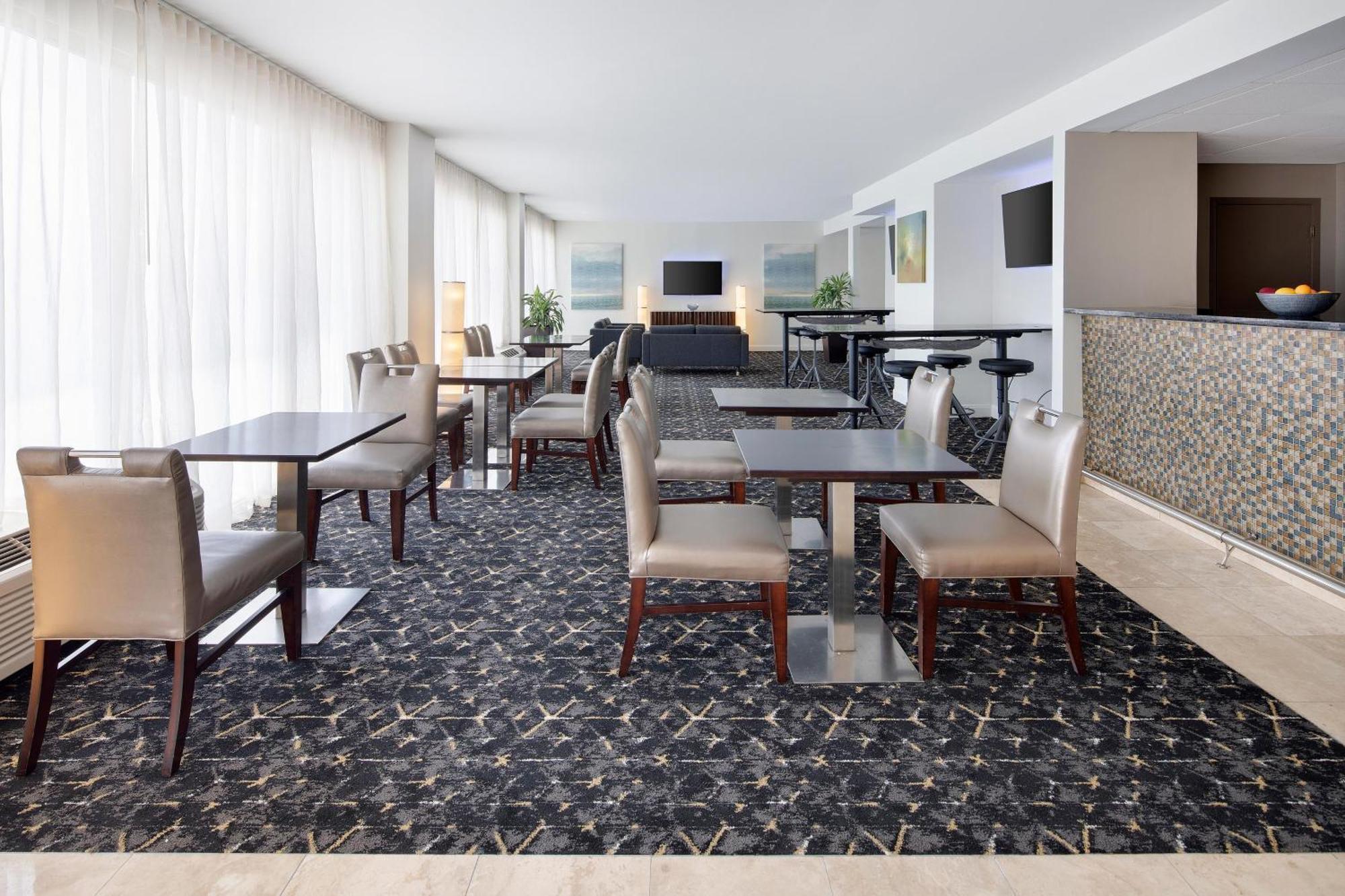 Club level Guest room 1 King