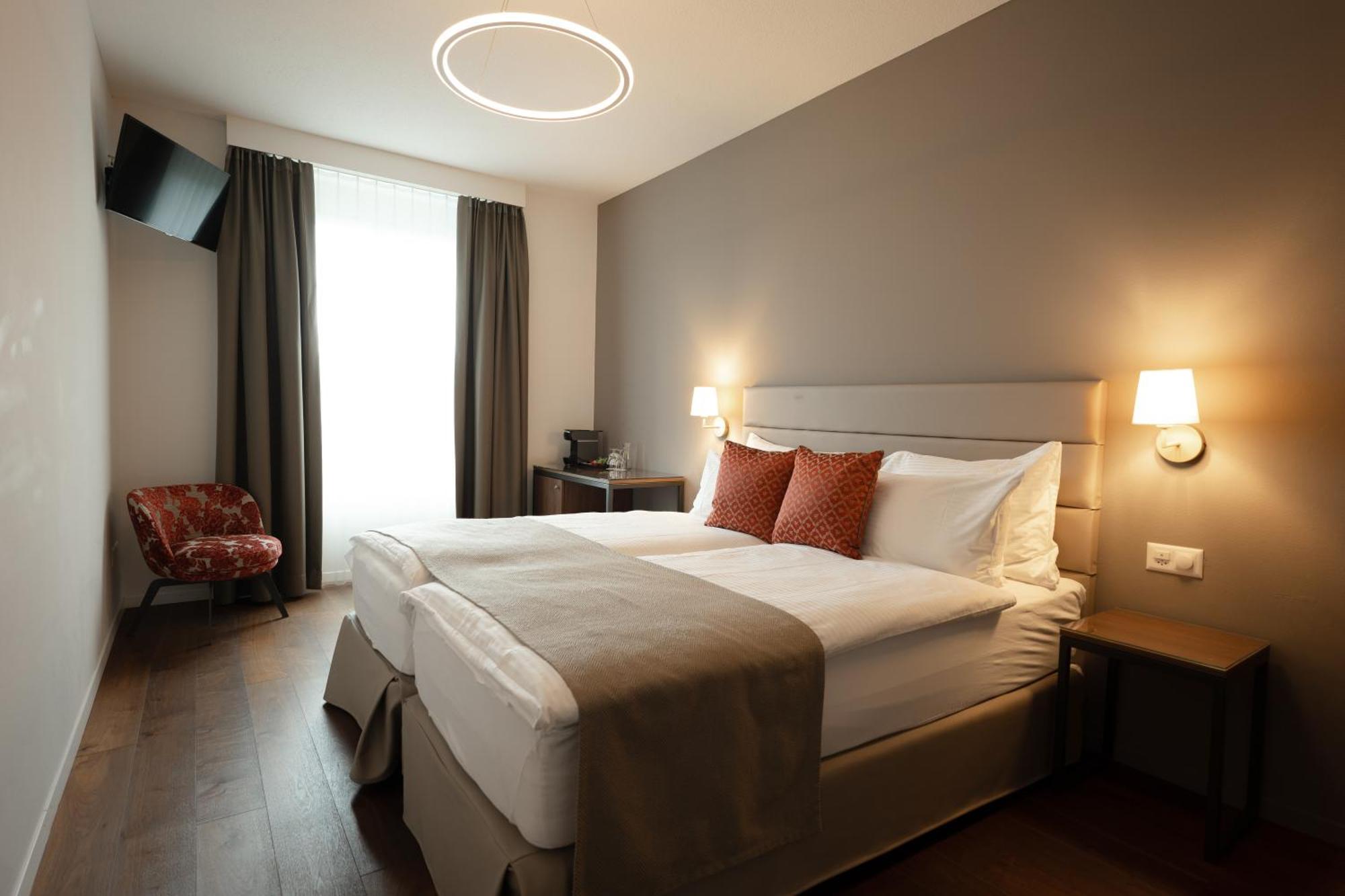 Double room city side 10m2