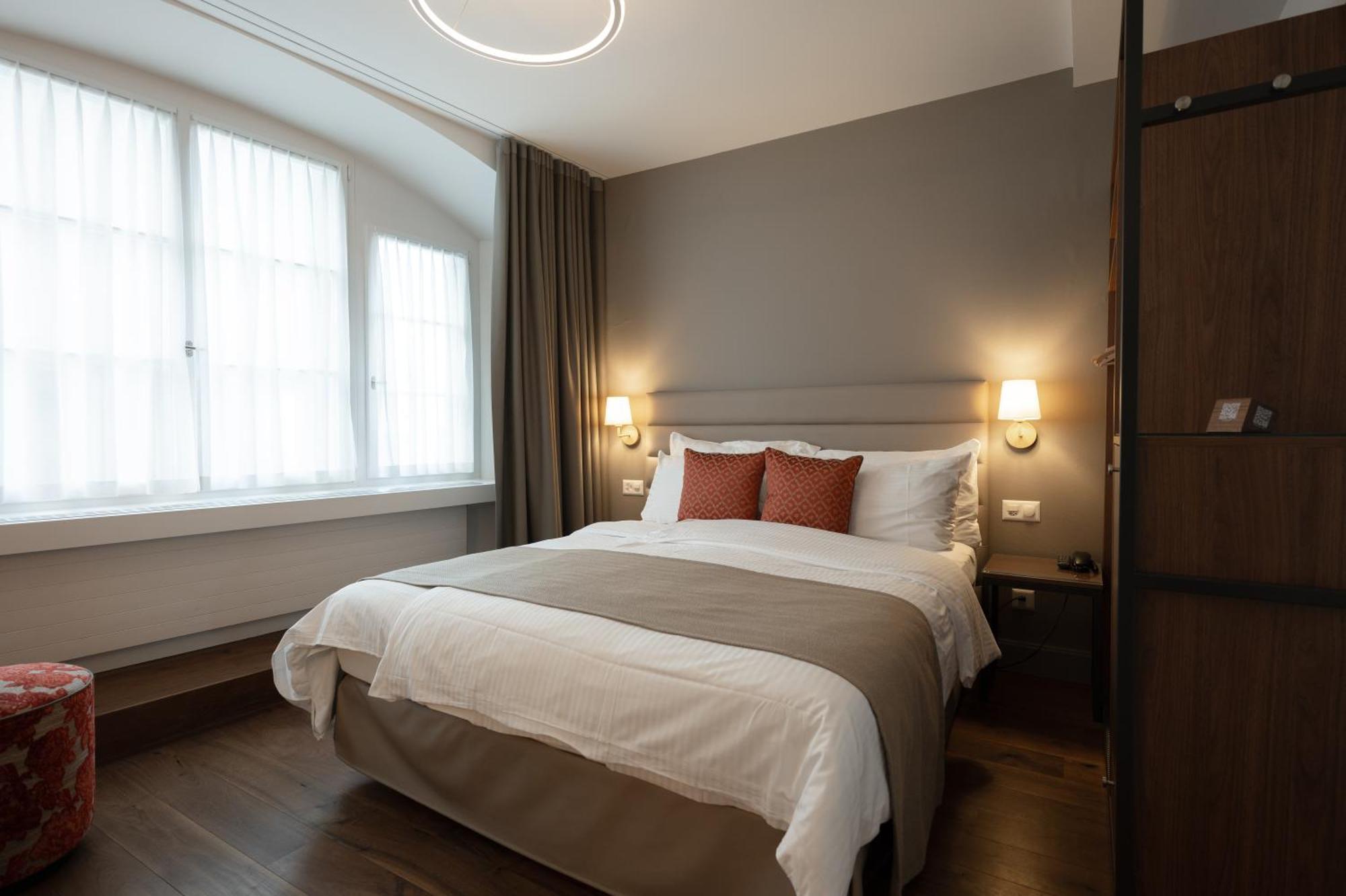 Double room city side 10m2