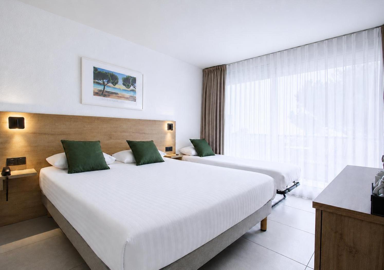 Comfort Triple Room Balcony Air Conditioning Mountain View or Partial Sea View