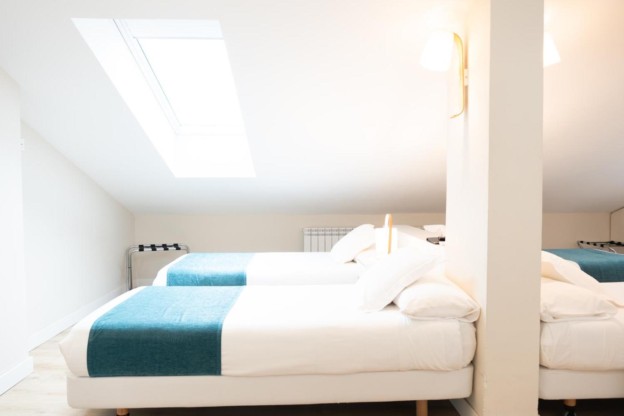 Quadruple Room Shower Attic