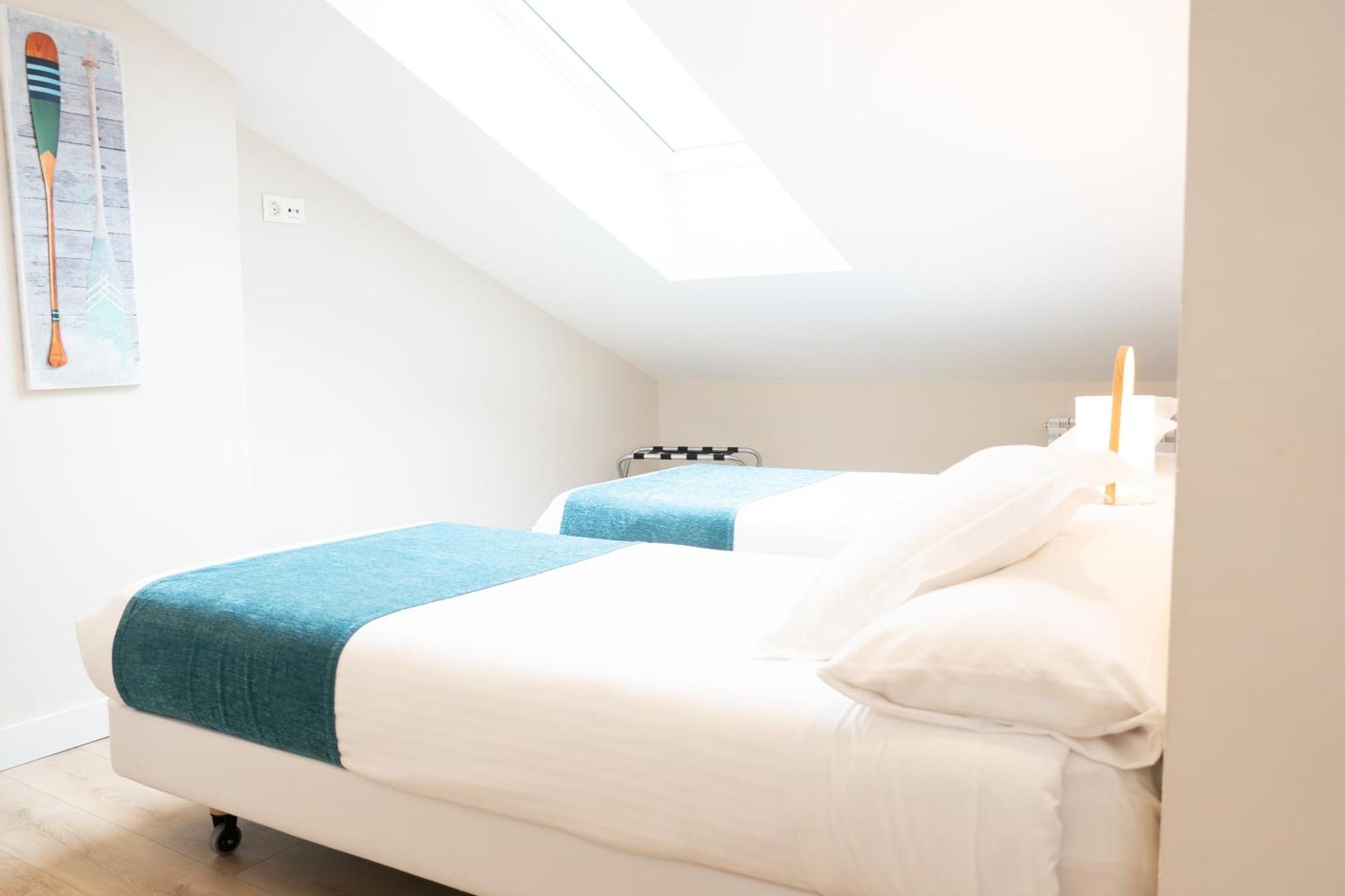 Quadruple Room Shower Attic