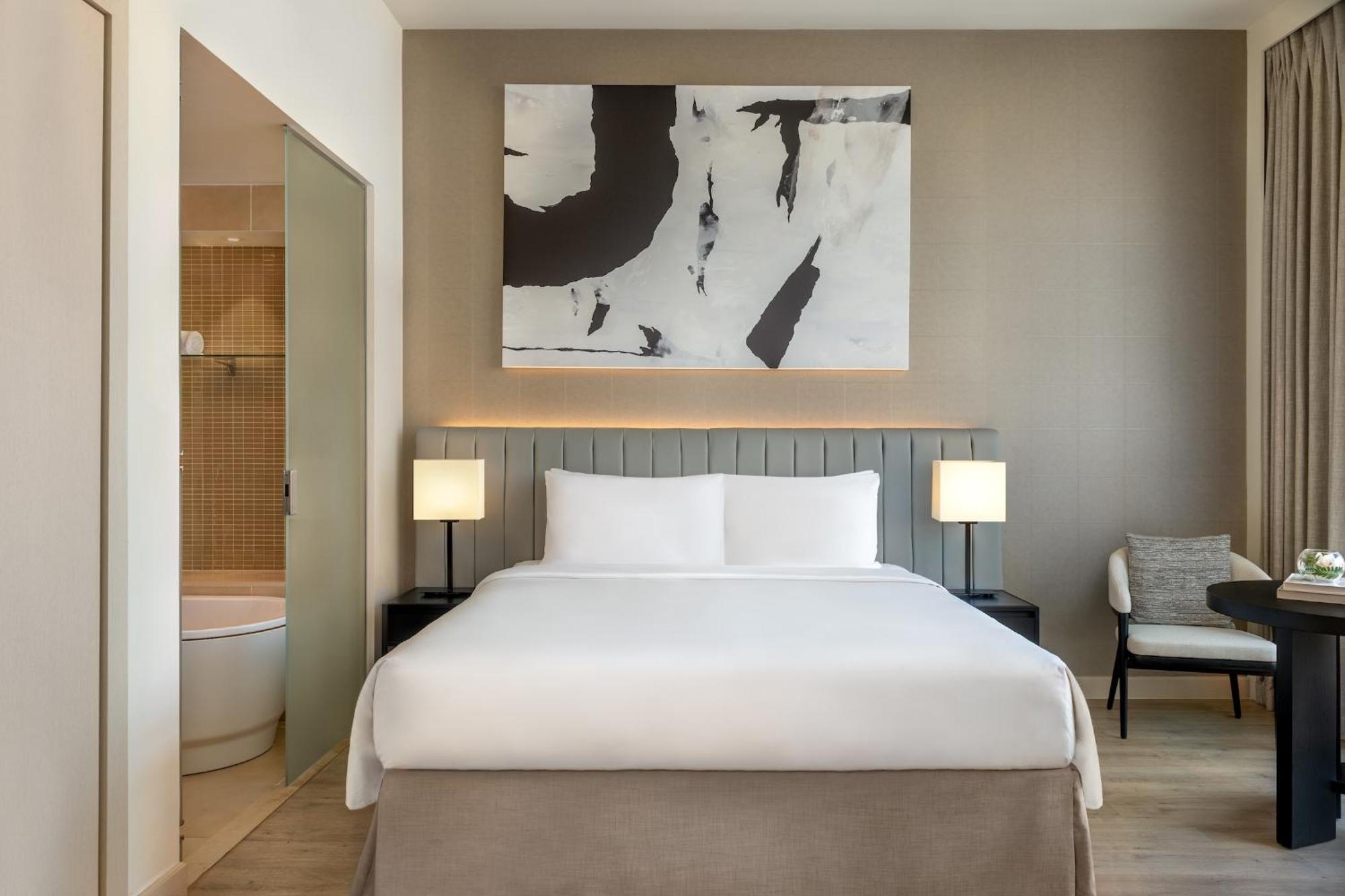 One-Bedroom Suite Pool View Balcony Theme Park Access