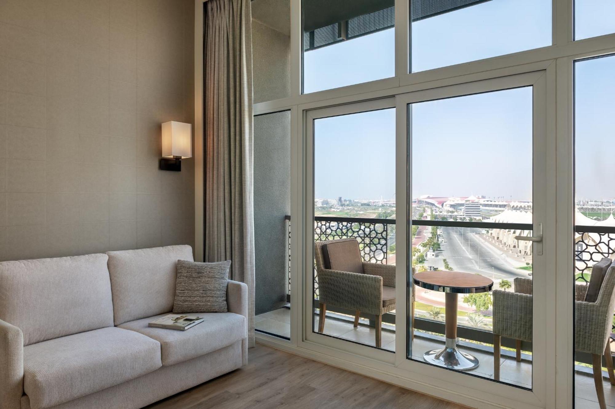 Deluxe King Room Accessible Pool View or Theme Park Access