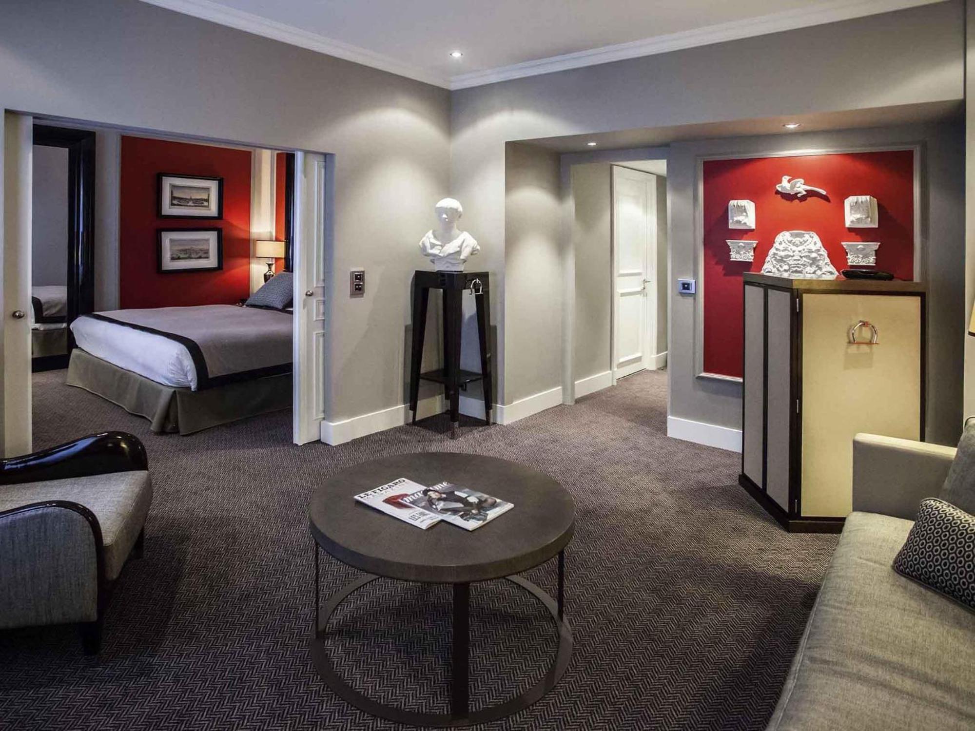Suite Courtyard View