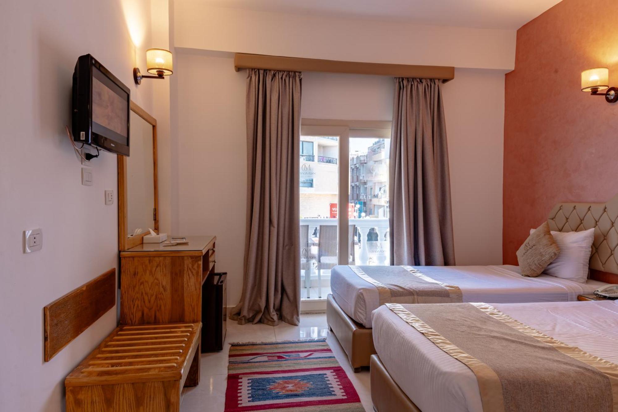 Chambre Familiale avec Vue sur la Rue
