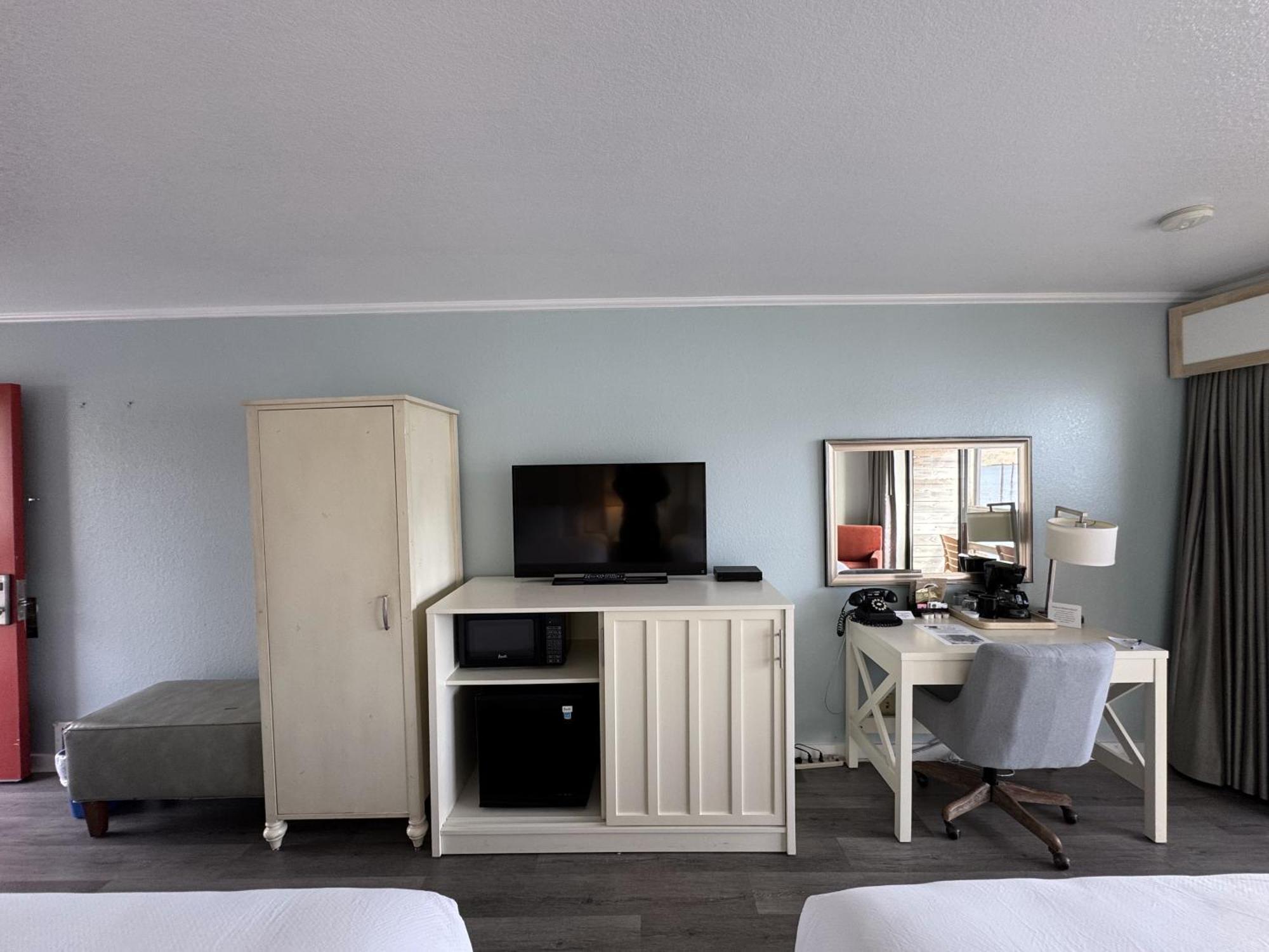 Queen Room Two Queen Beds Non-Smoking