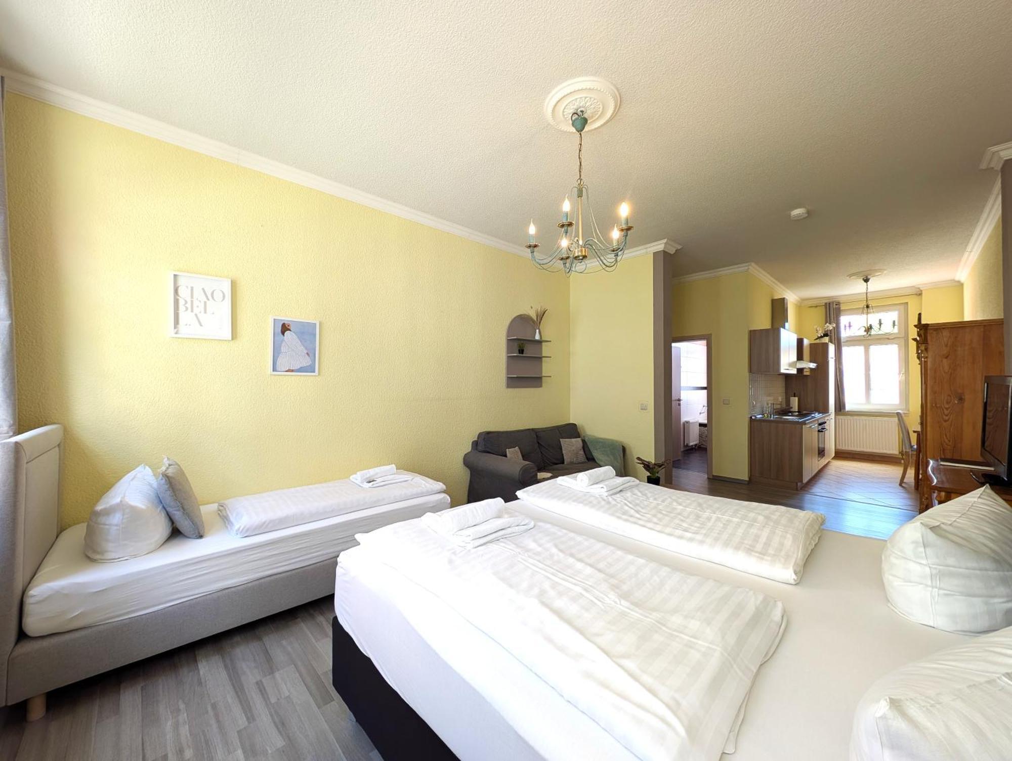 Studio Apartment 3 beds