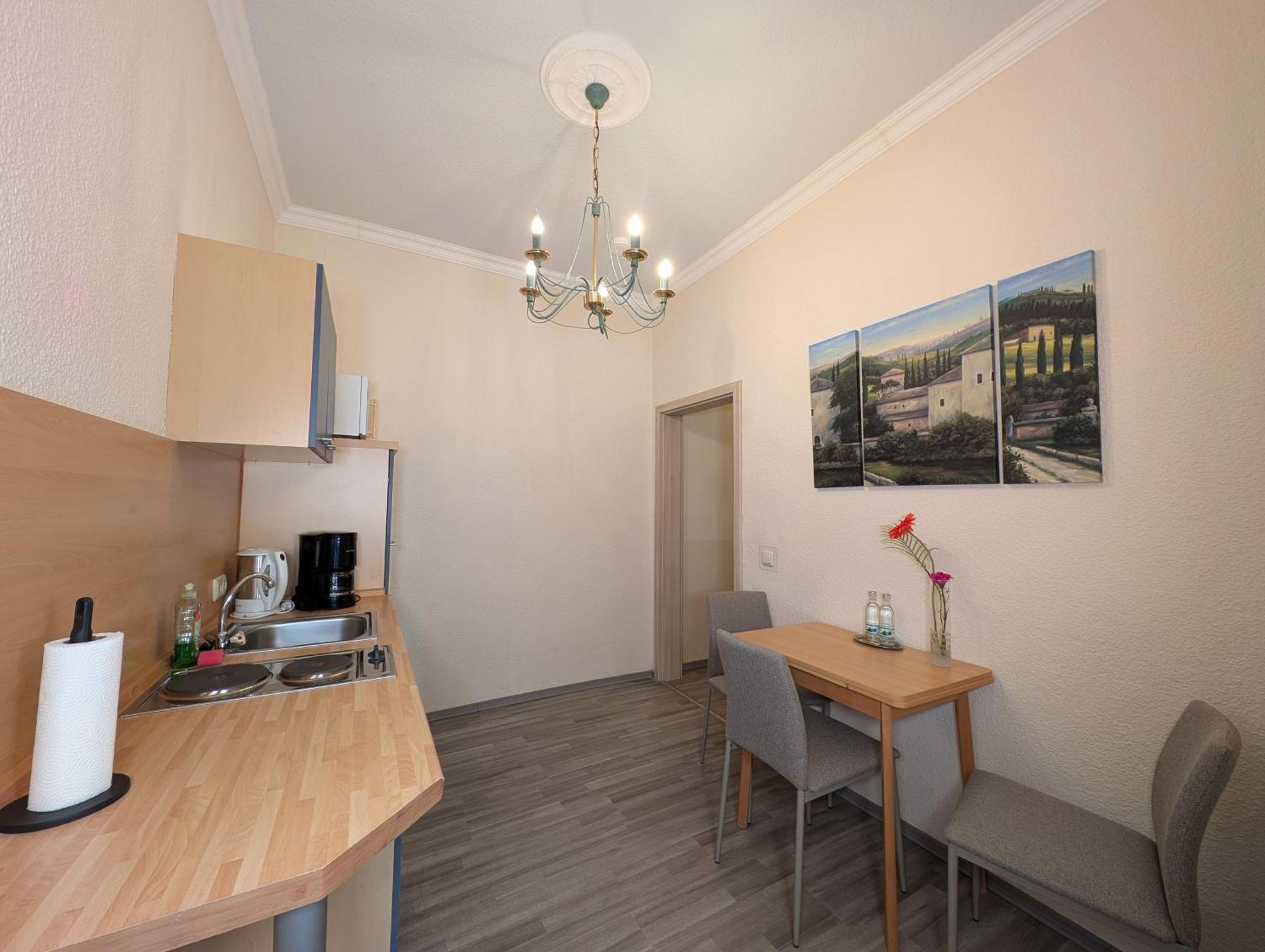Studio Apartment 3 beds