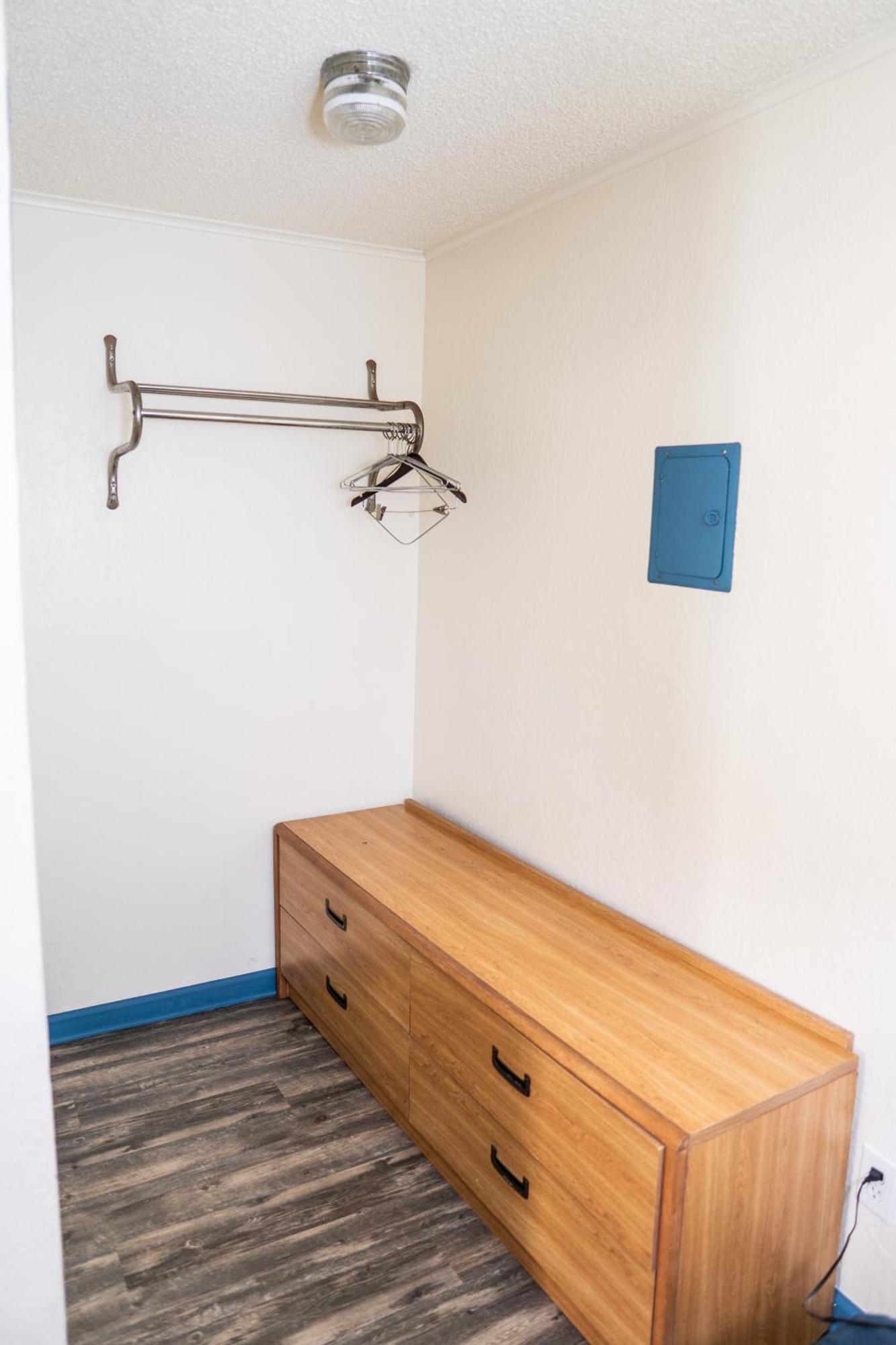 Deluxe Suite Kitchenette