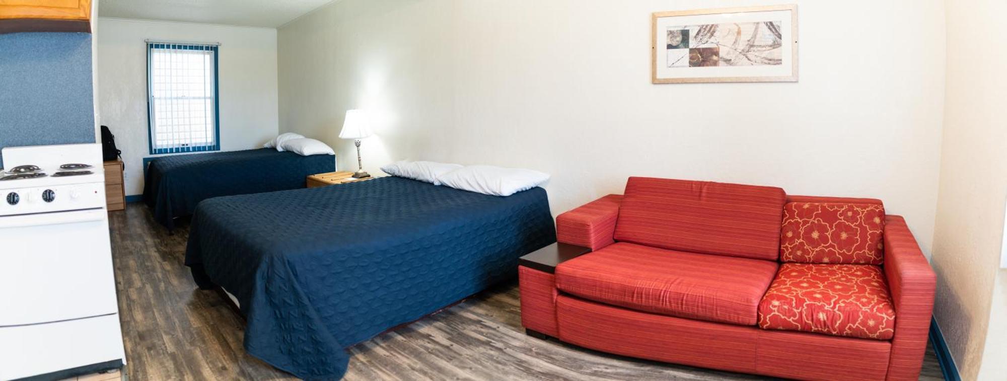 Deluxe Suite Kitchenette