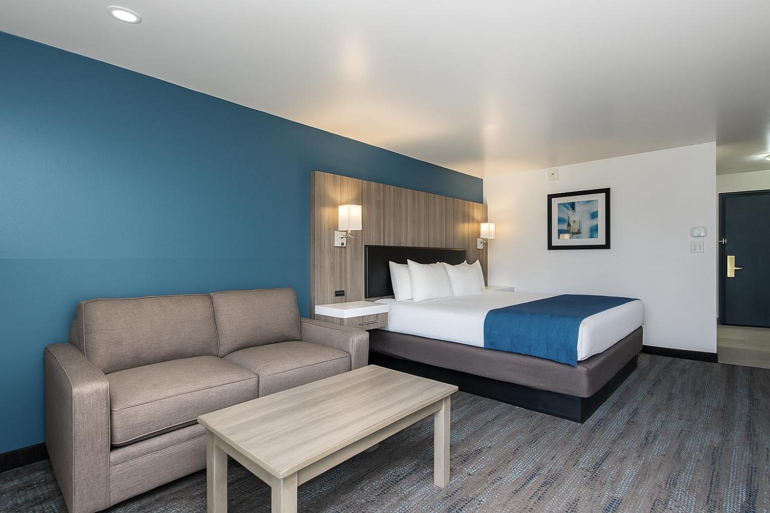Deluxe King Room
