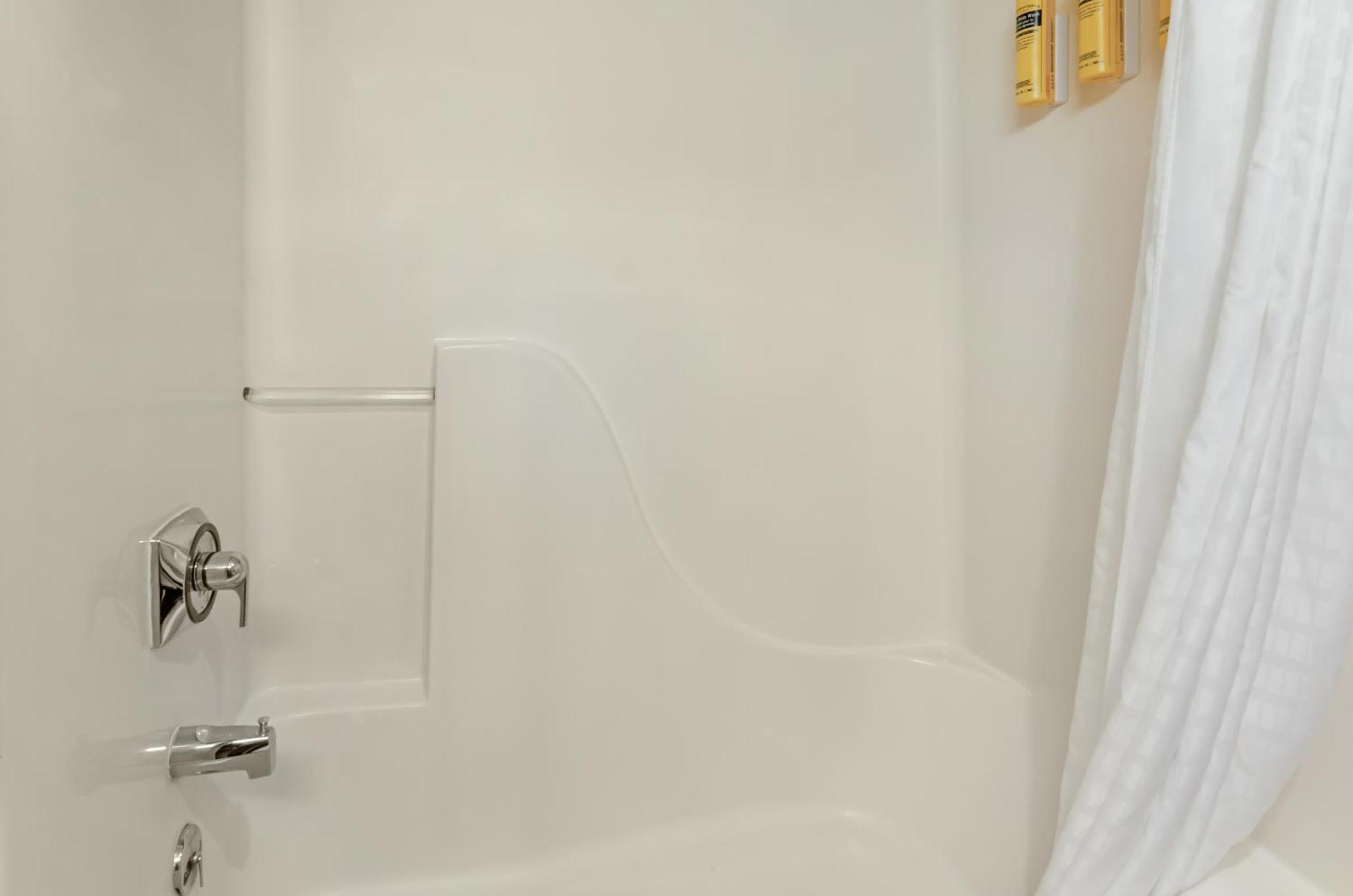 Queen Room Two Queen Beds Pet Friendly or Non-Smoking