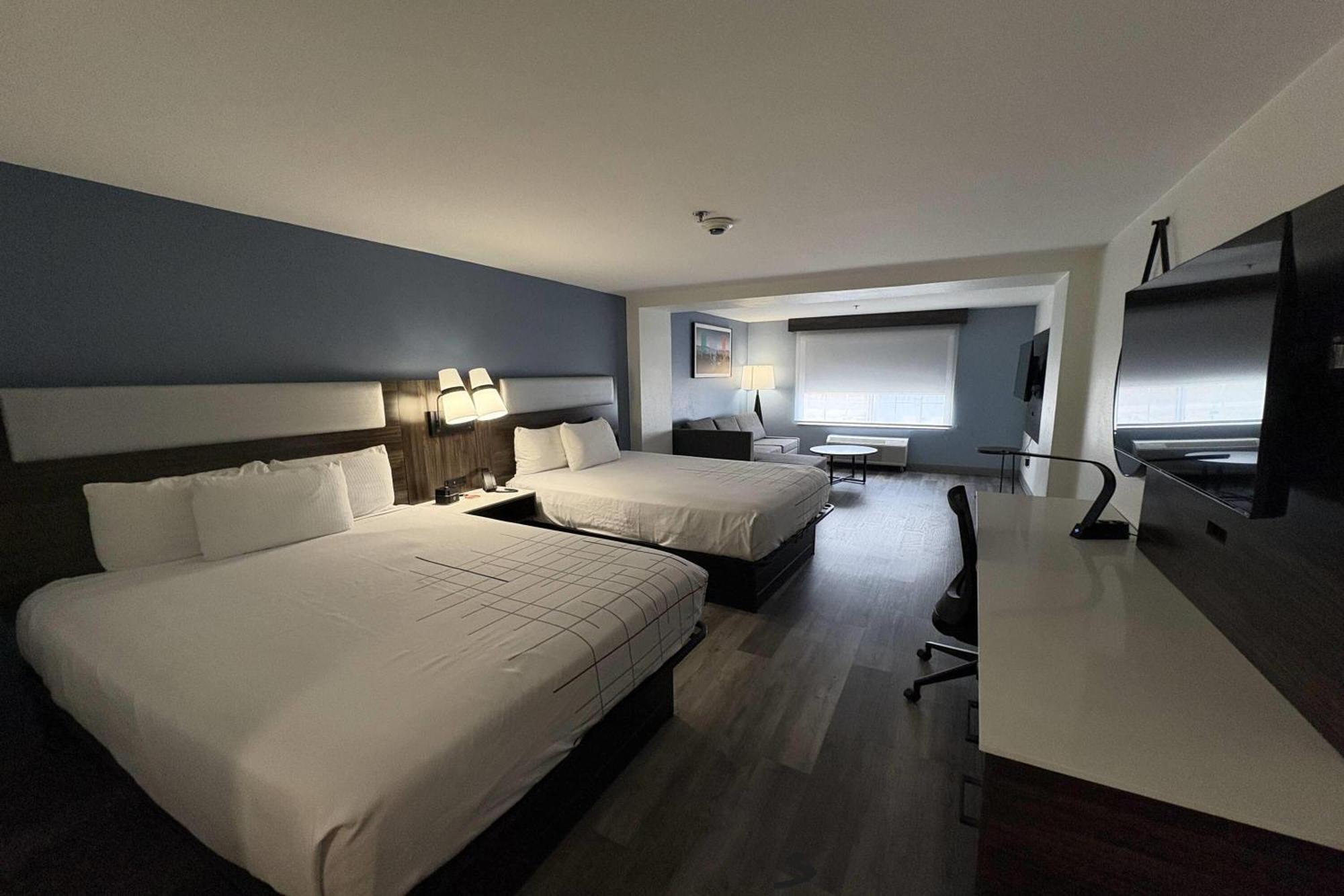 Deluxe Queen Room with Two Queen Beds