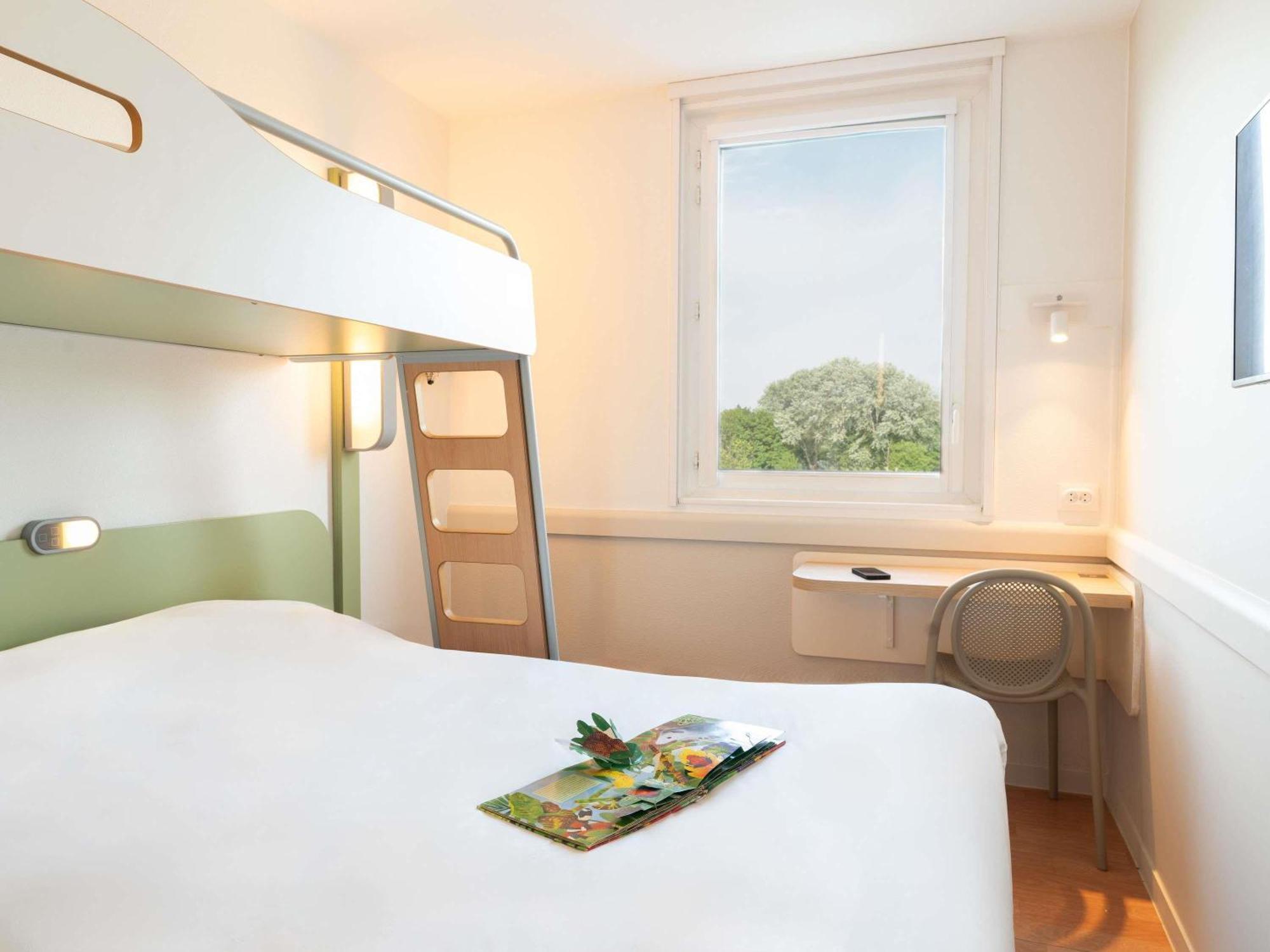 ROOM 1 double bed 1 bunk bed