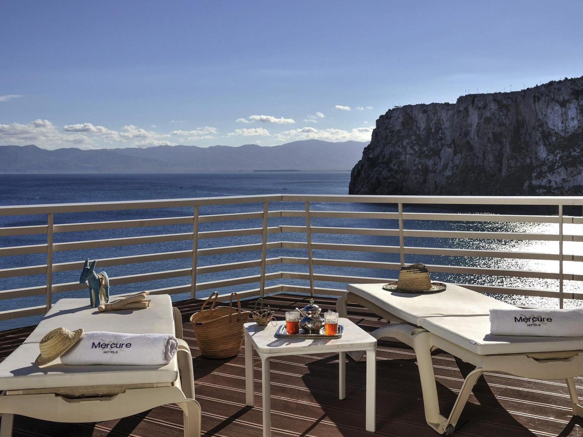 Deluxe Double Suite Ocean Front Balcony