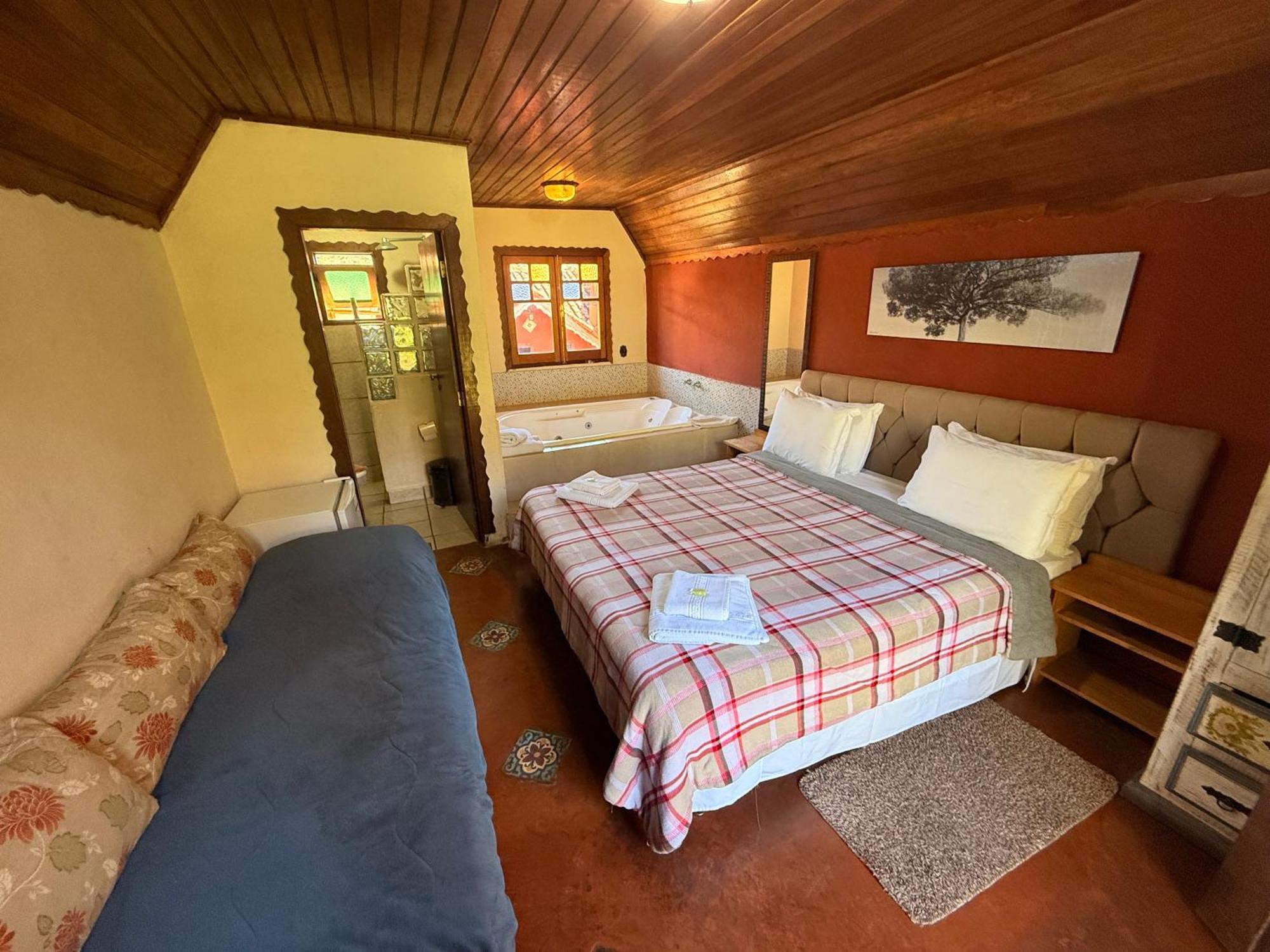 Deluxe Chalet Spa Bath