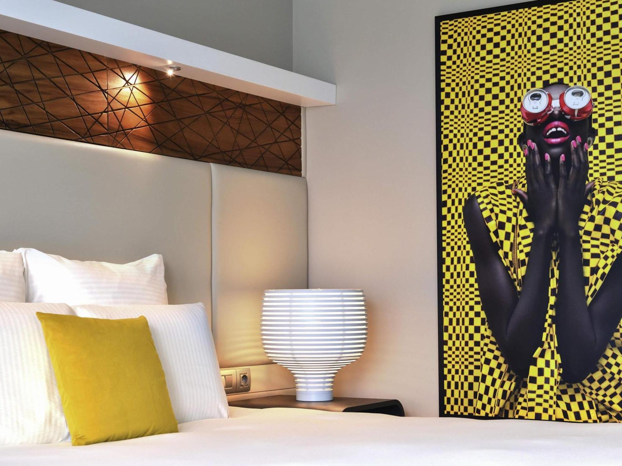 Superior King Room City View
