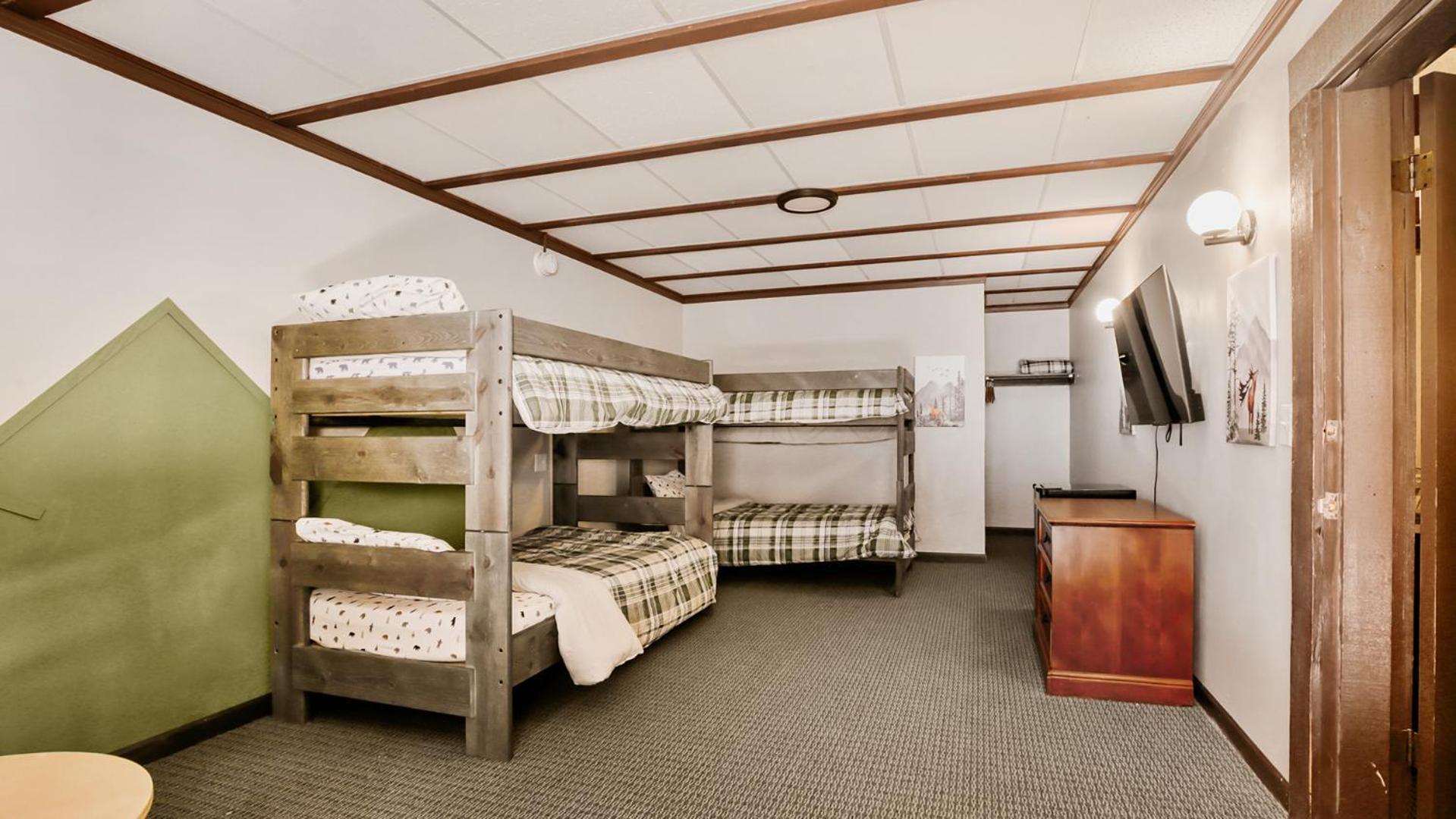 Deluxe Family Suite