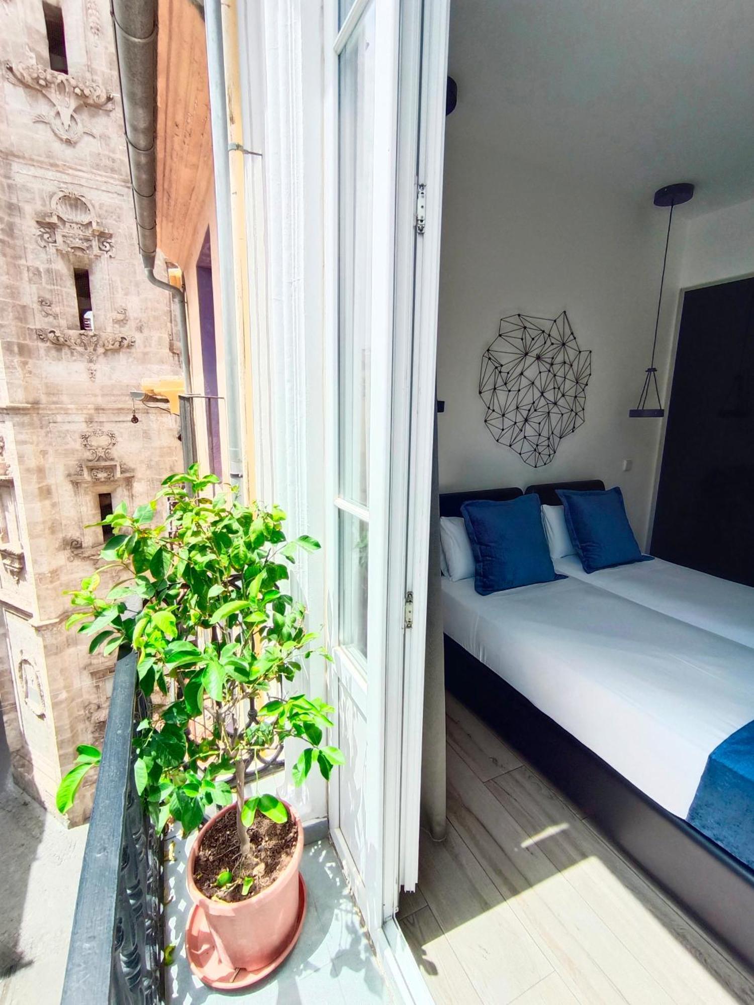 Standard Exterior Twin Room