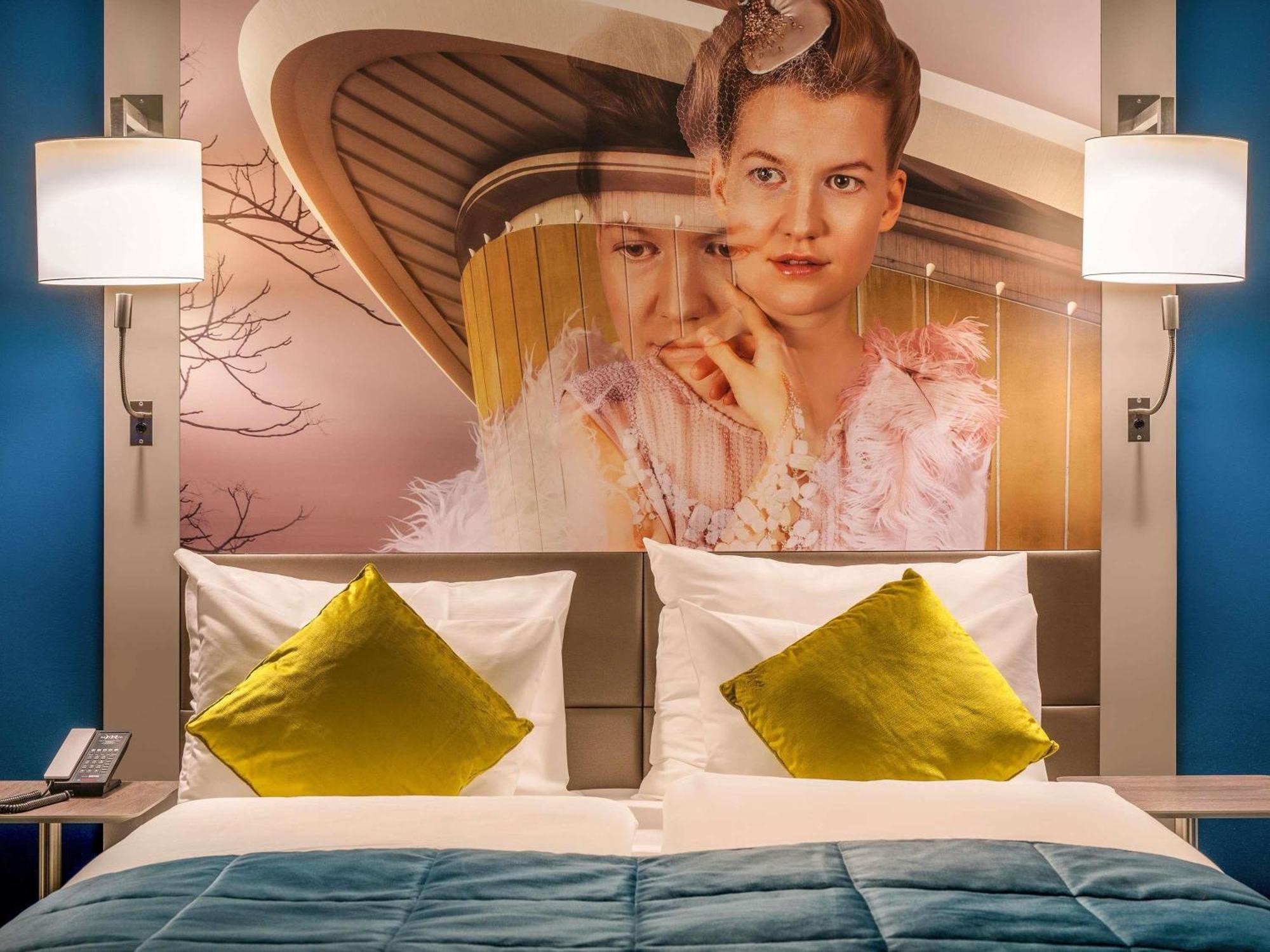 Standard Queen Room