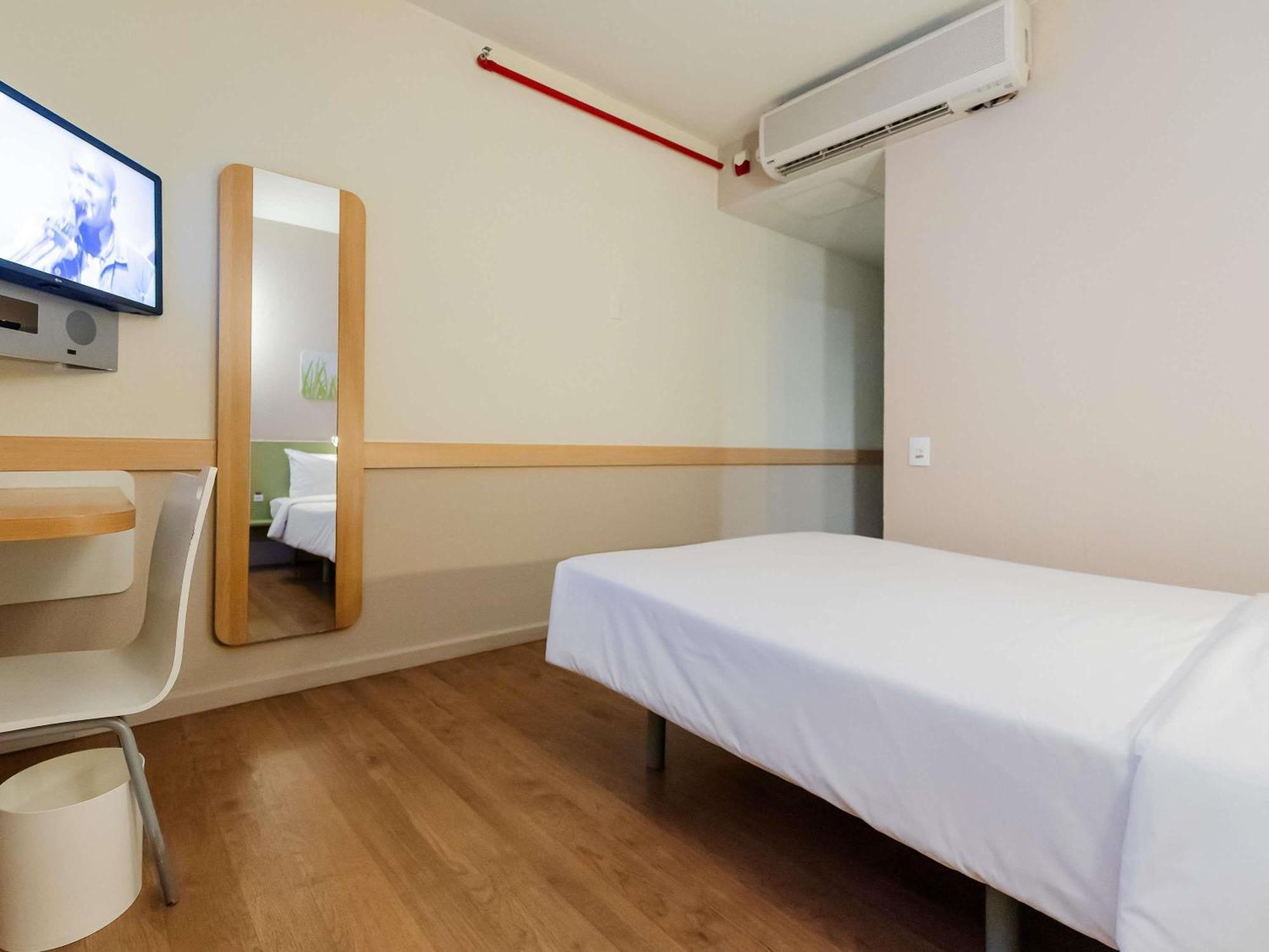 Standard Double Room Disability Access