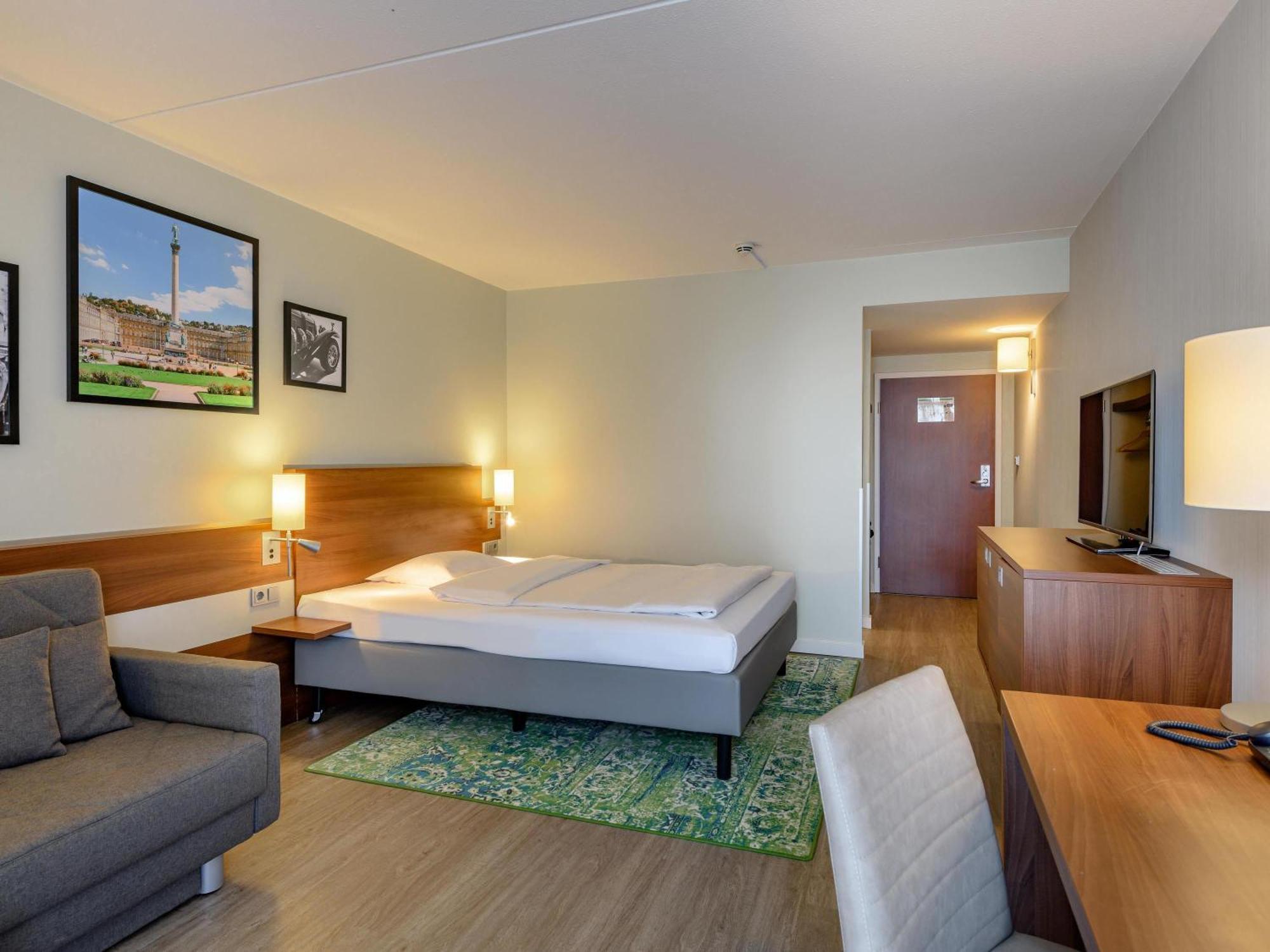 Standard Queen Room
