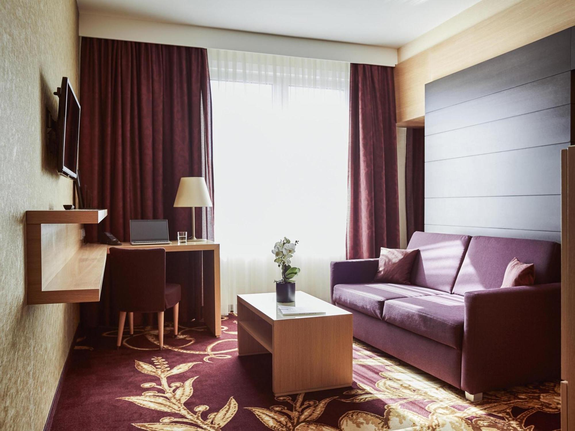 Junior Suite Cathedral View