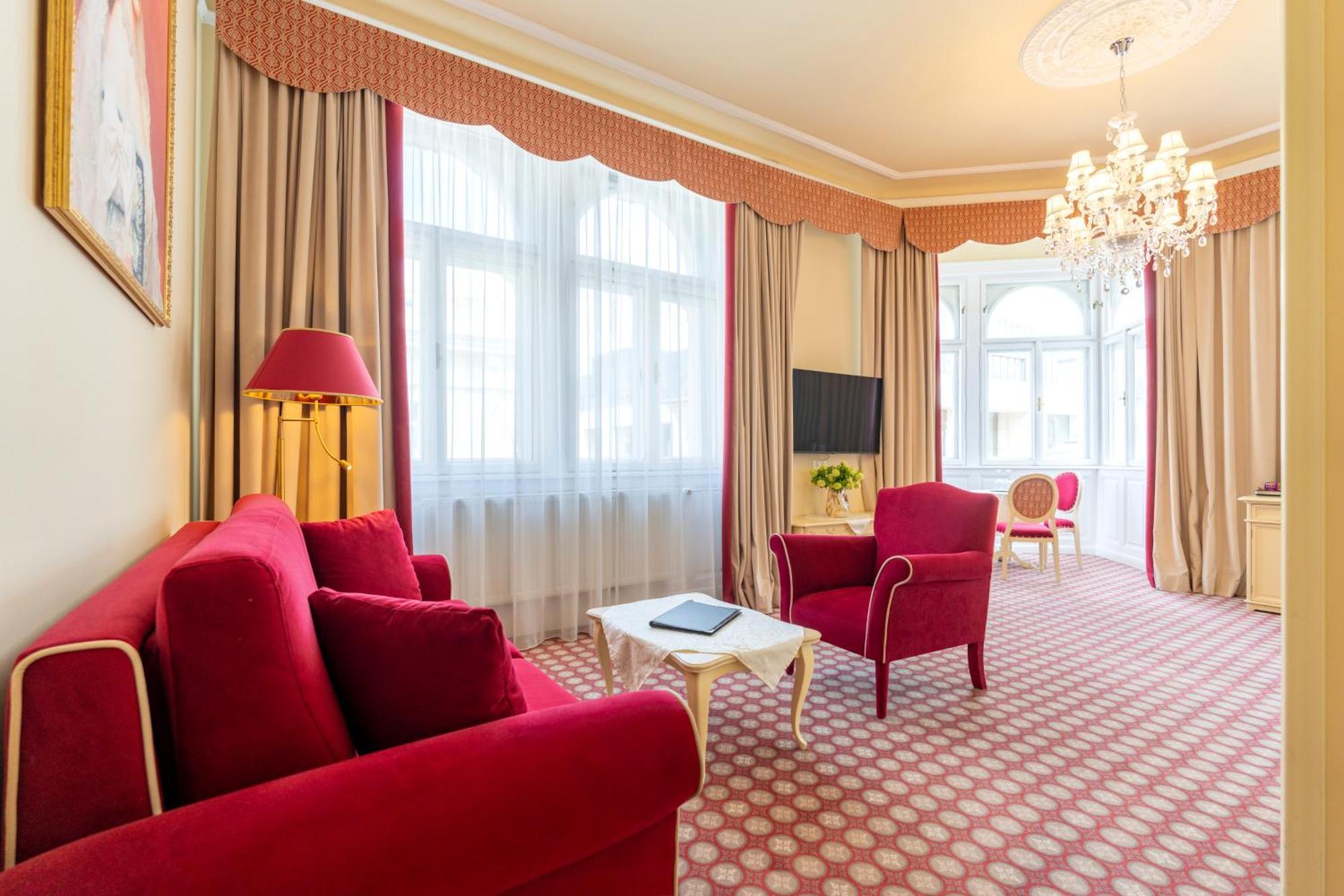 Deluxe Suite