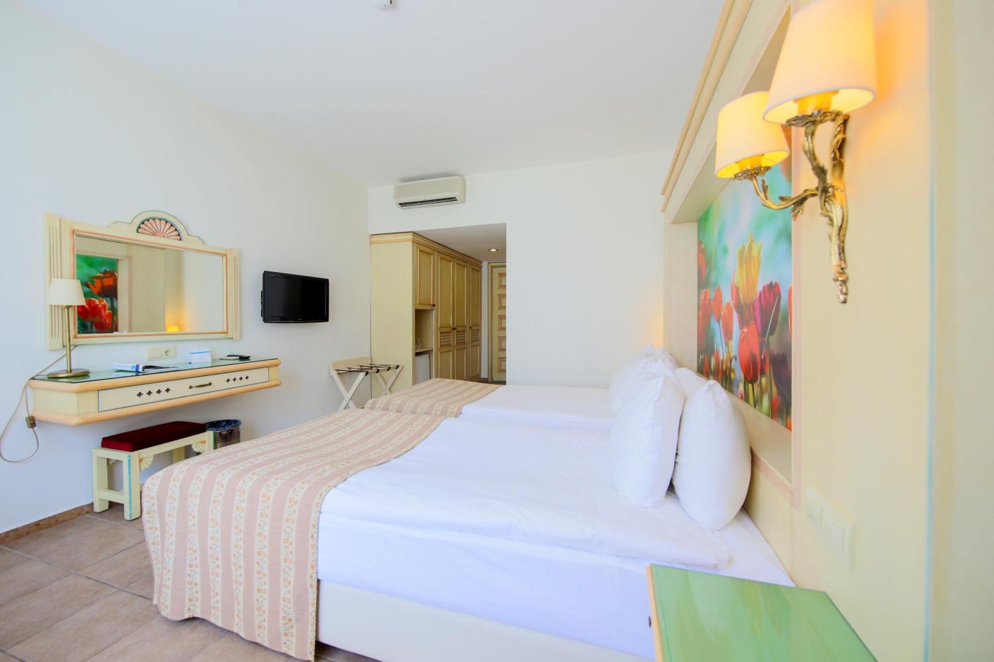 Double or Twin Room Garden View