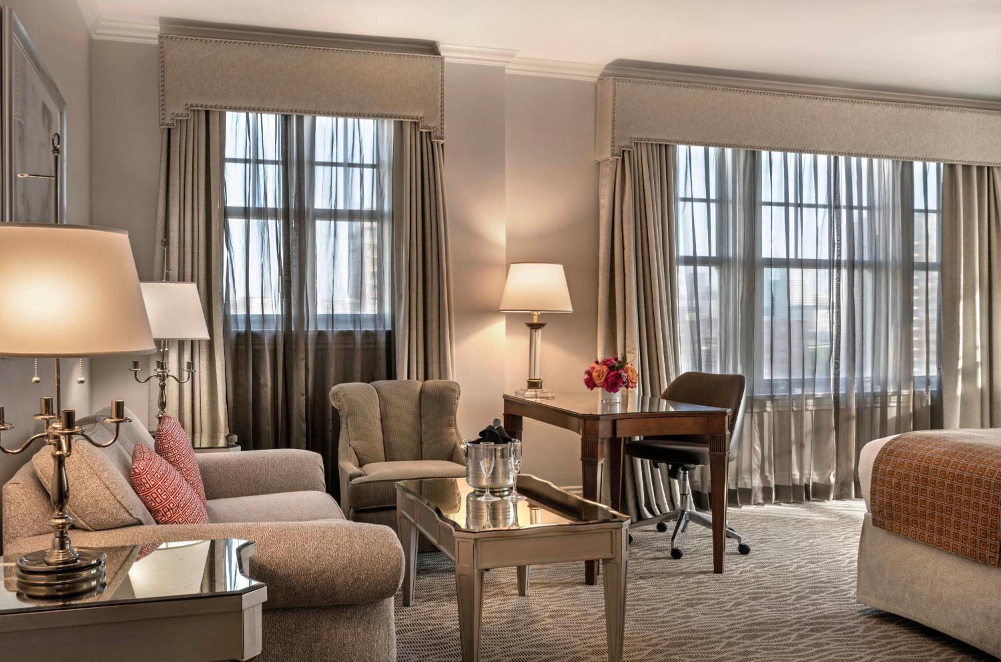 Corner King Room