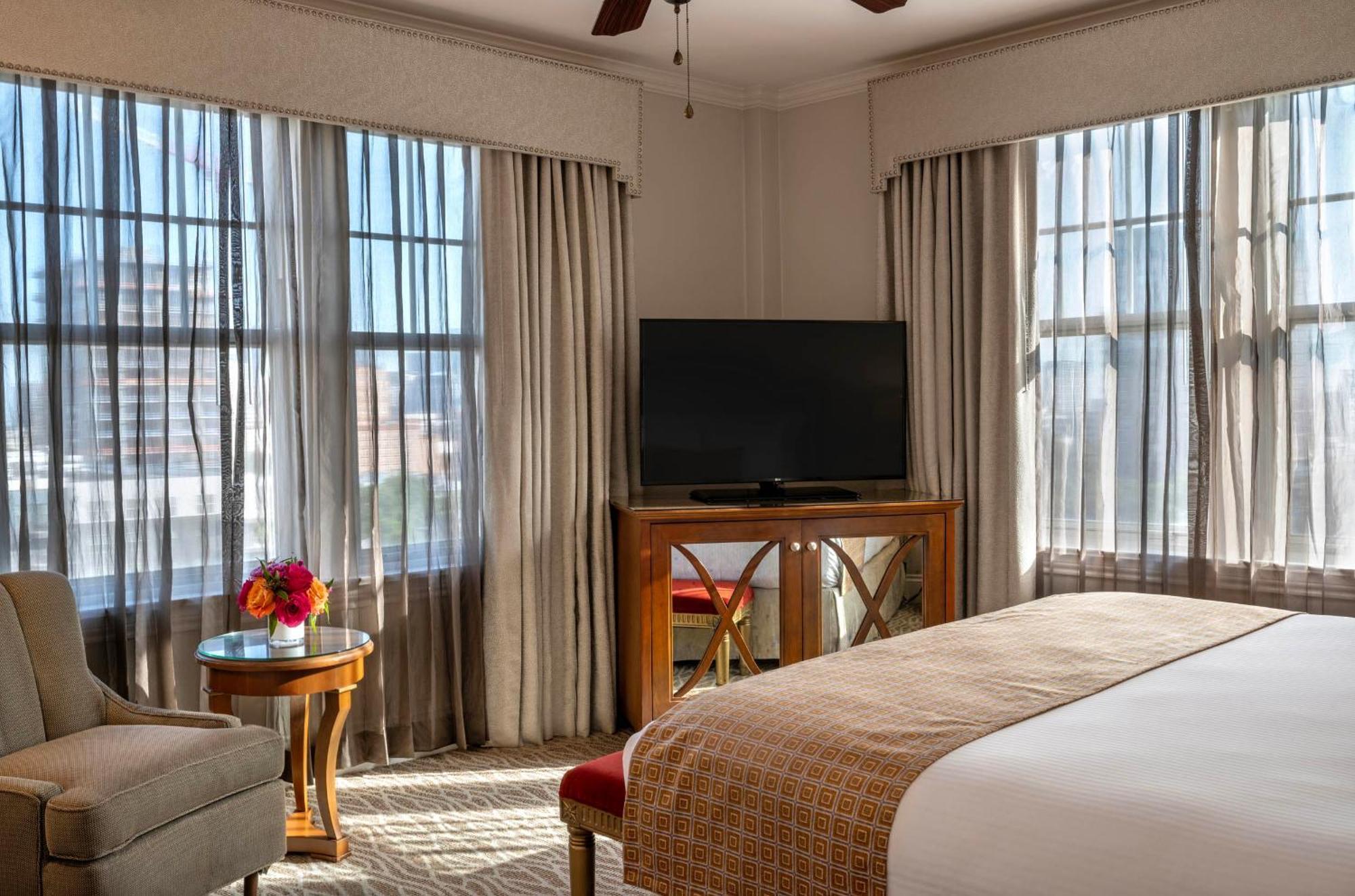 Deluxe Suite
