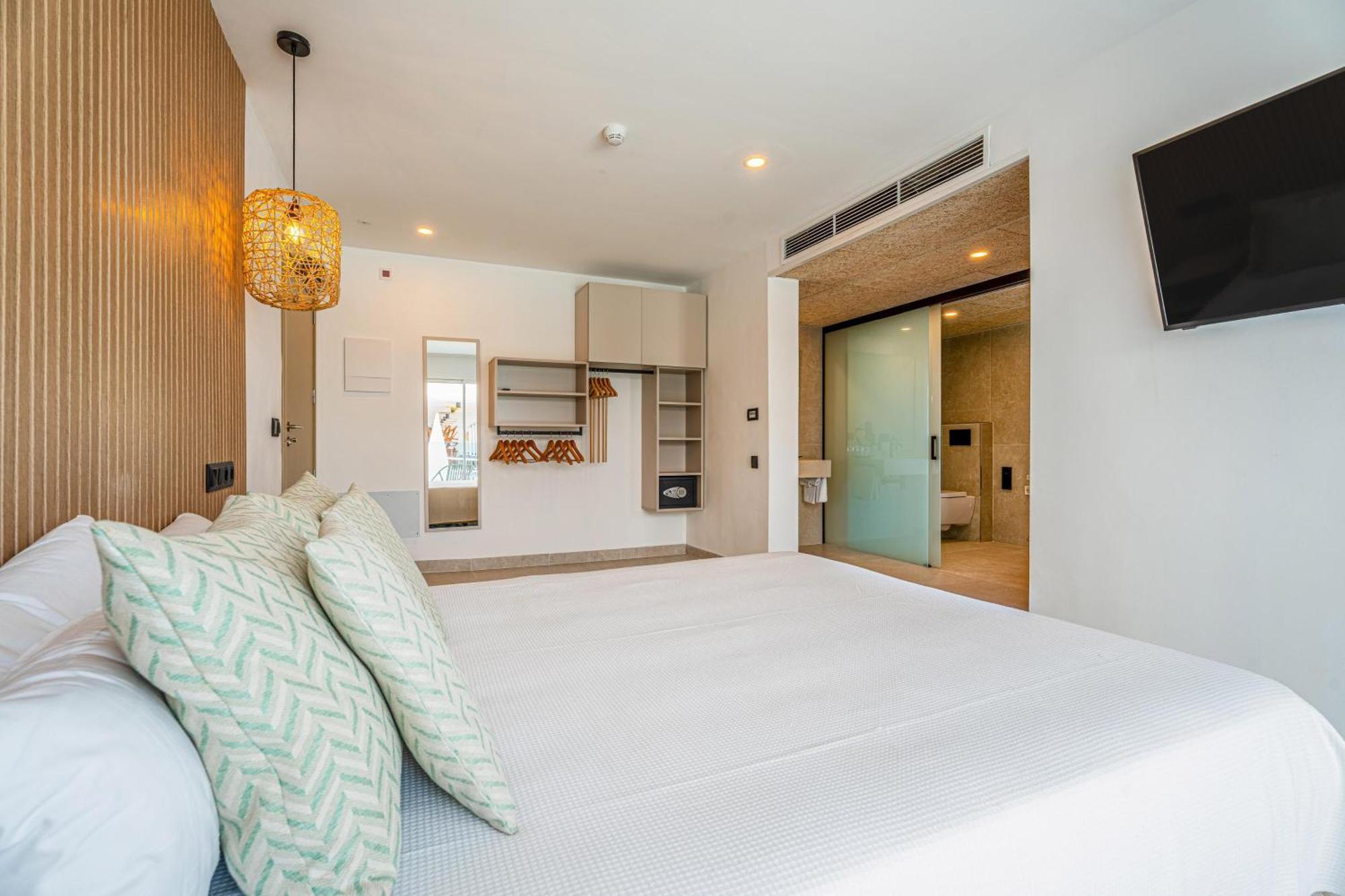 Universal Suite