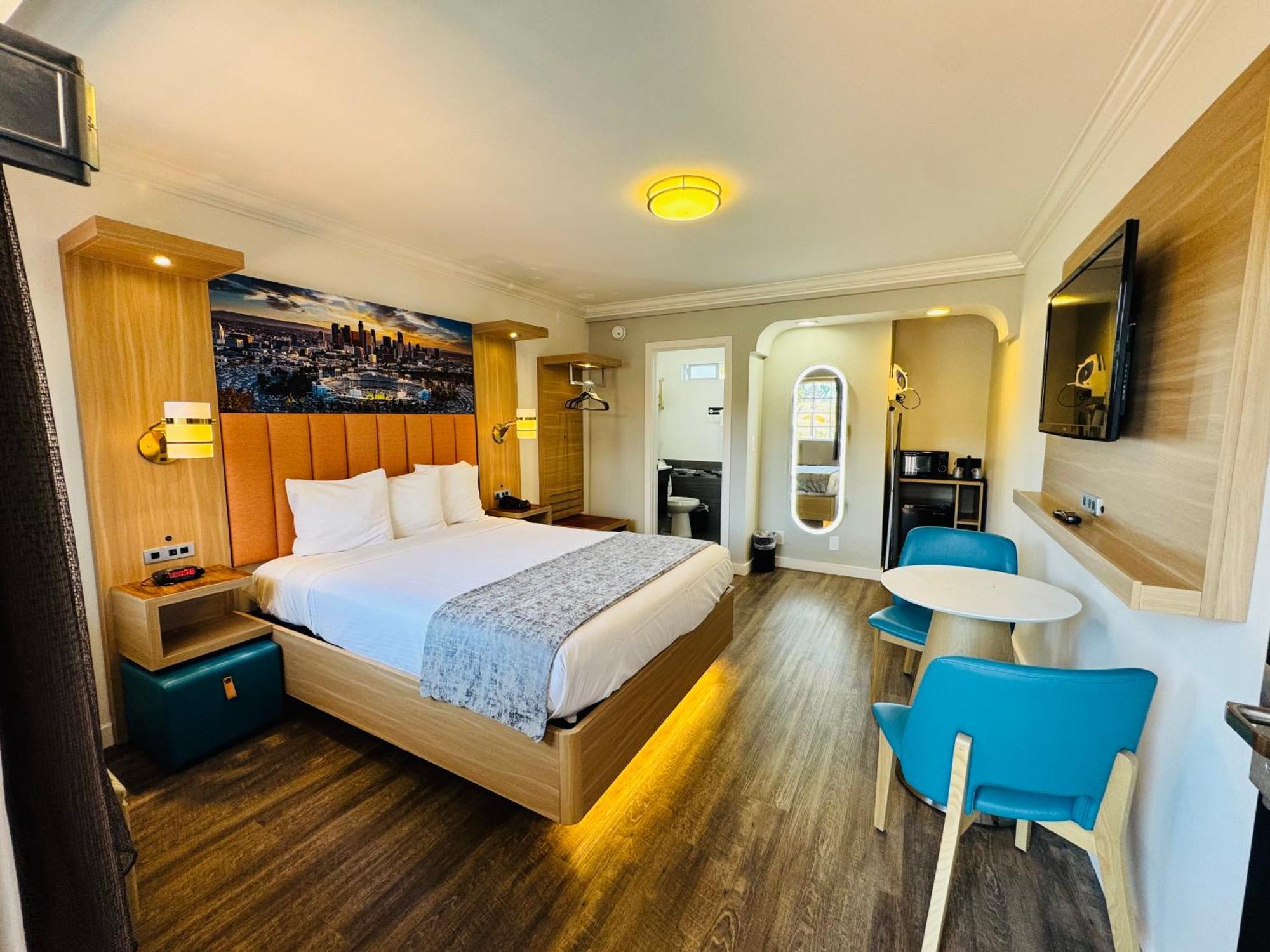 Deluxe Family Room