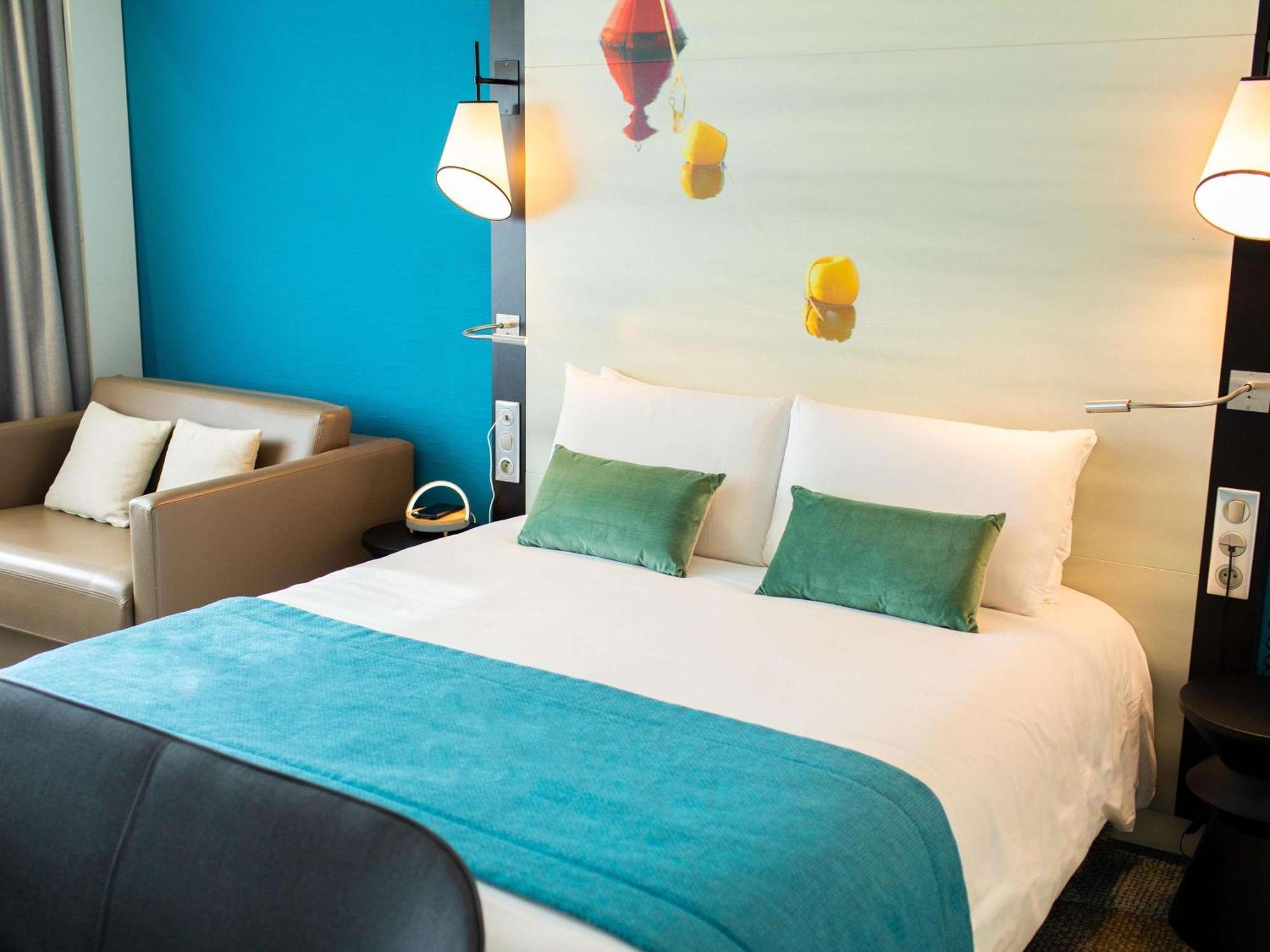 Junior Suite One Double Bed Sofa