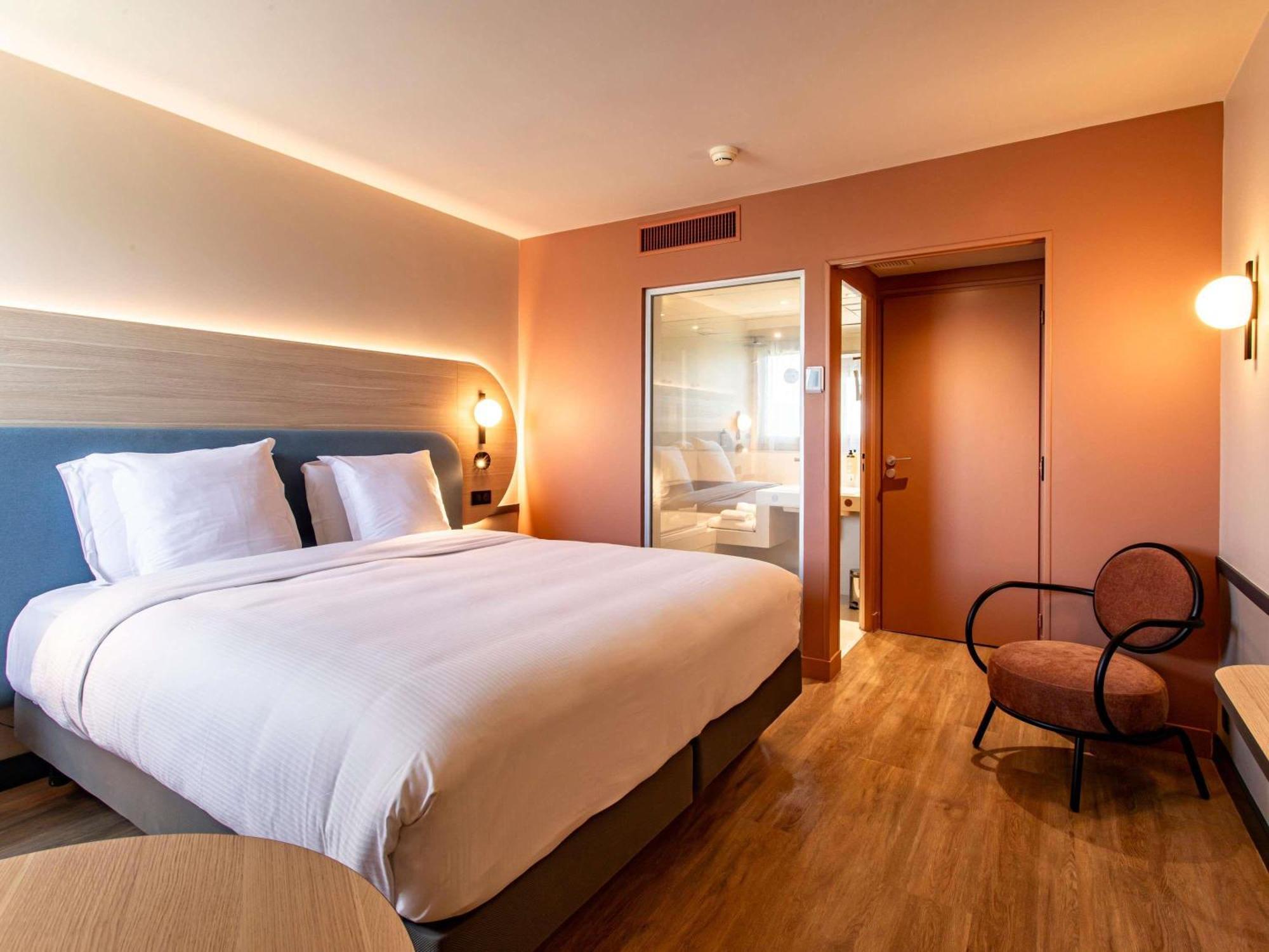 Standard King Room