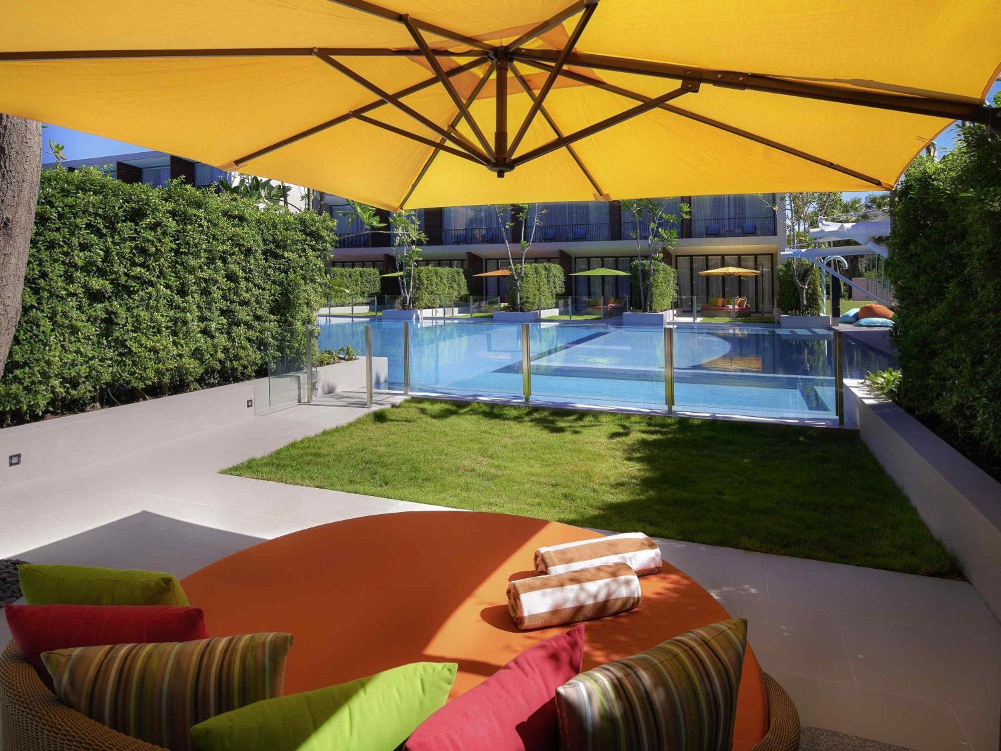 So Comfy King or Twin Room Pool Access