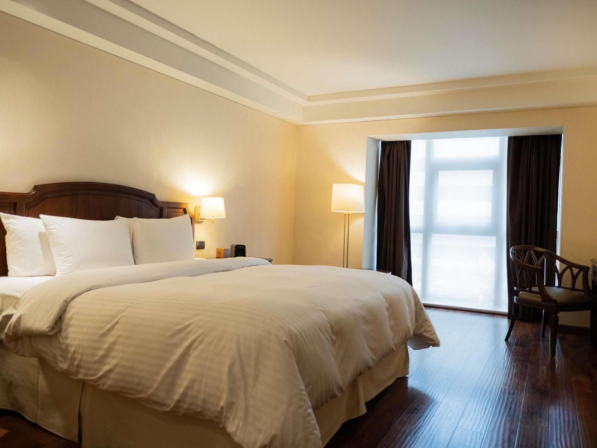 Premier King Room