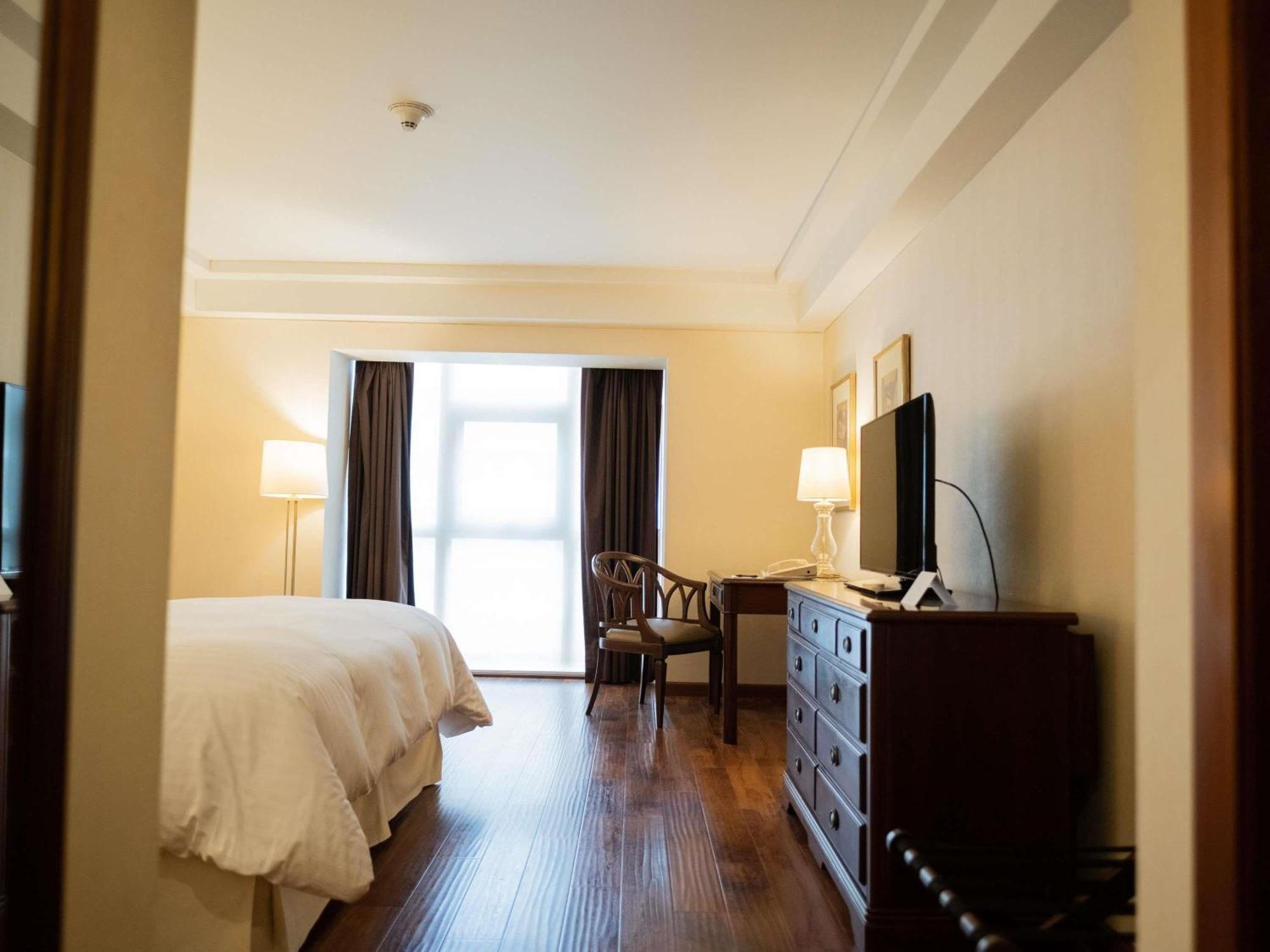Premier King Room