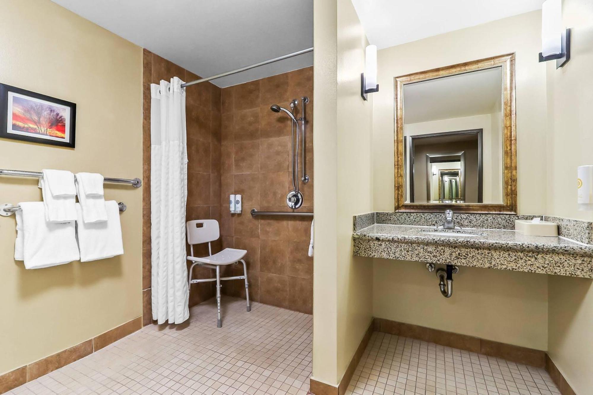 King Suite Accessible or Non-Smoking