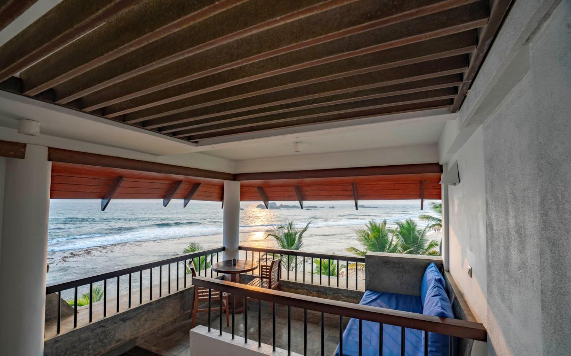 Deluxe King Room Balcony on F&B on SPA
