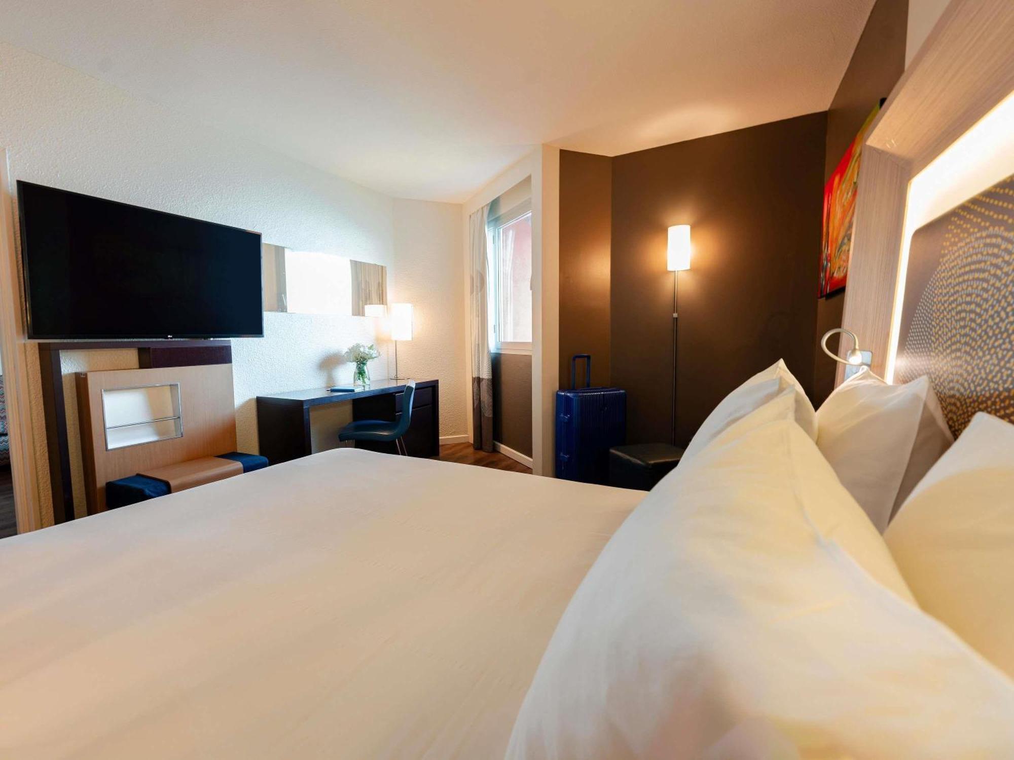 Junior Suite One Double Bed Ocean Side