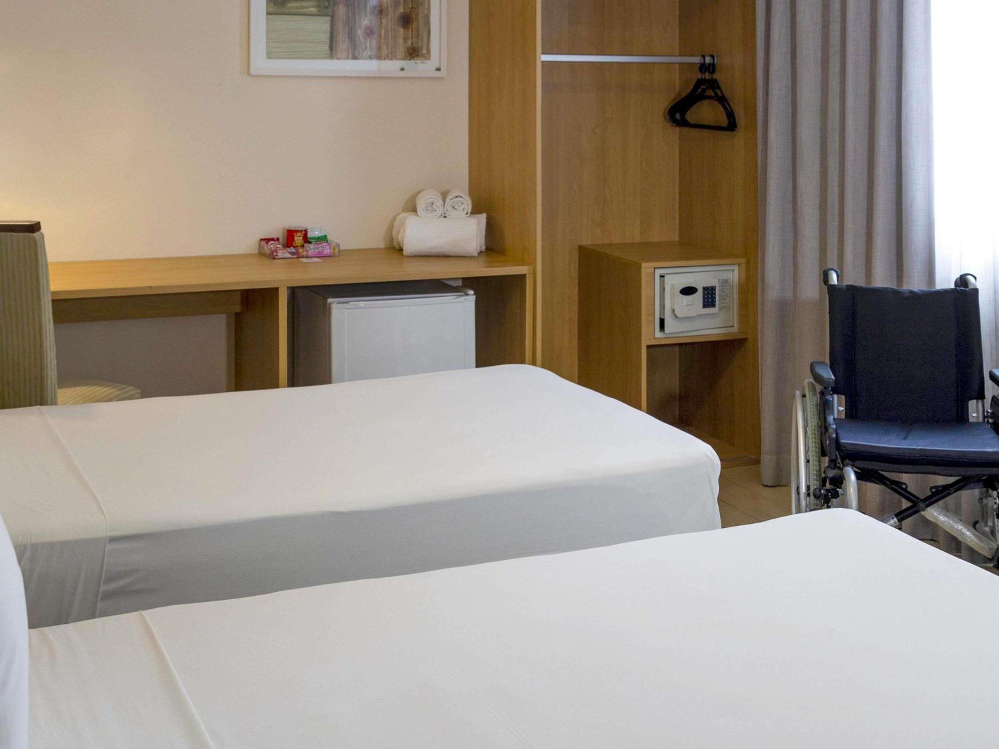 Adapted Standard Twin Room