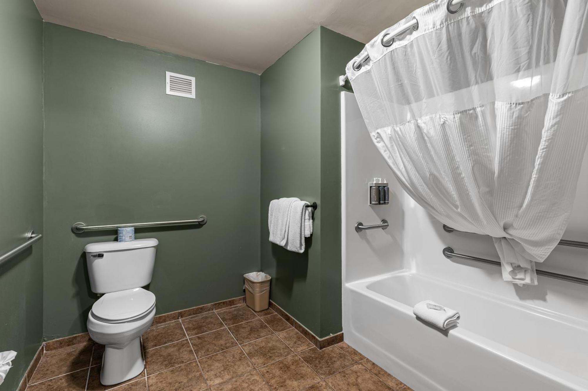 Queen Room Two Queen Beds Bathtub w or Grab Bars Mobility Accessible or Non-Smoking