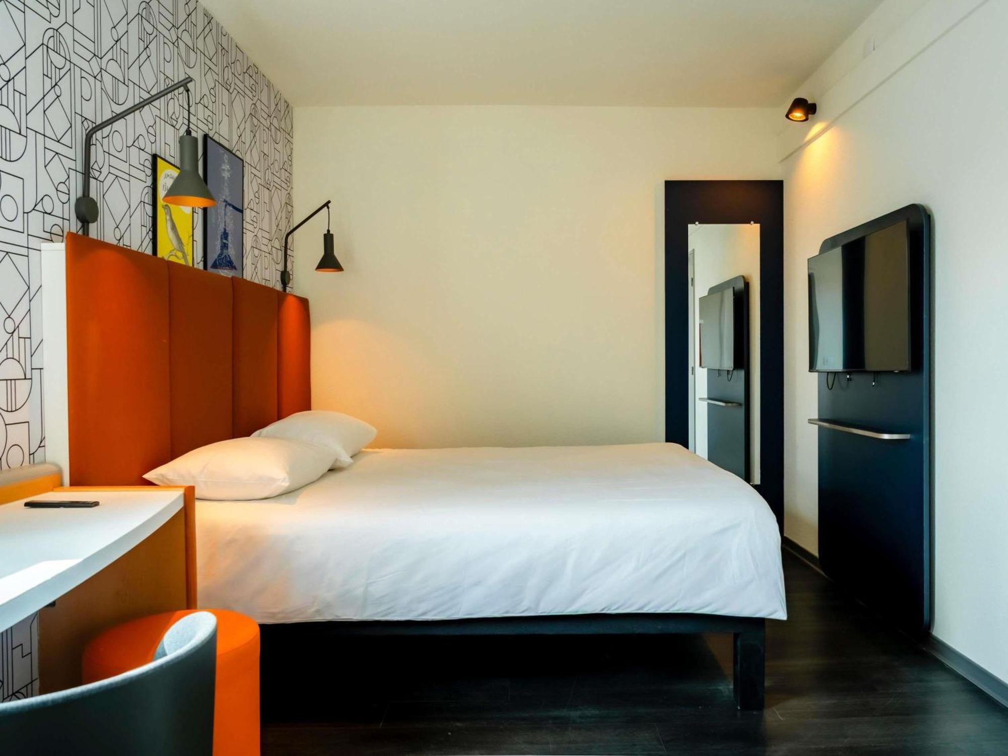 Standard Double Room Mobility Access