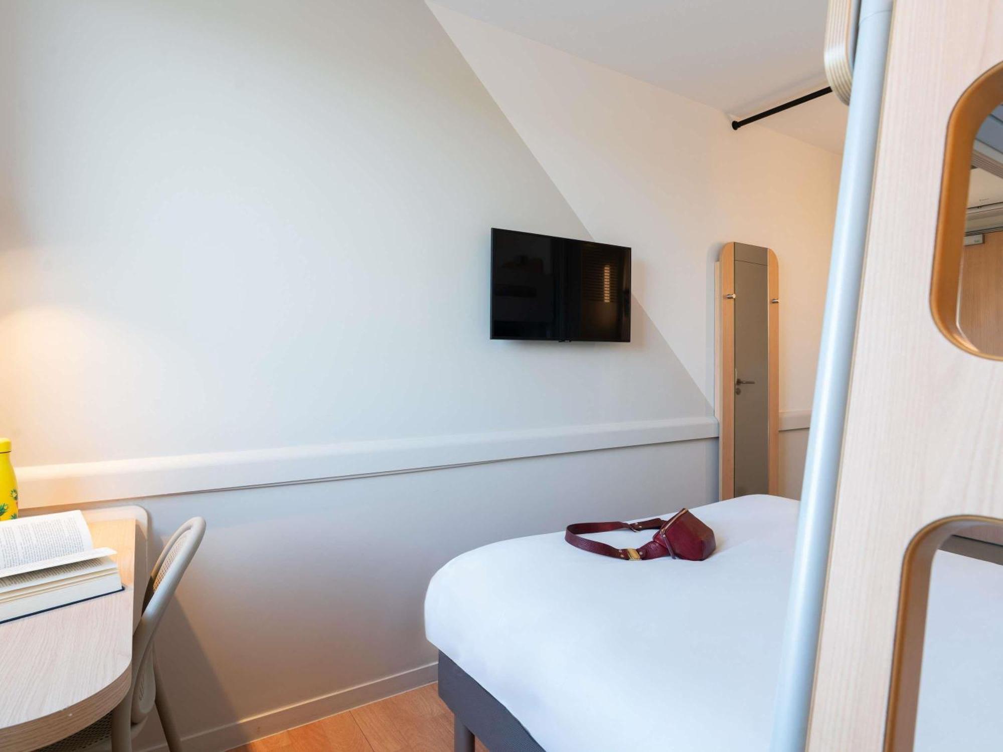 ROOM 1 double bed 1 bunk bed