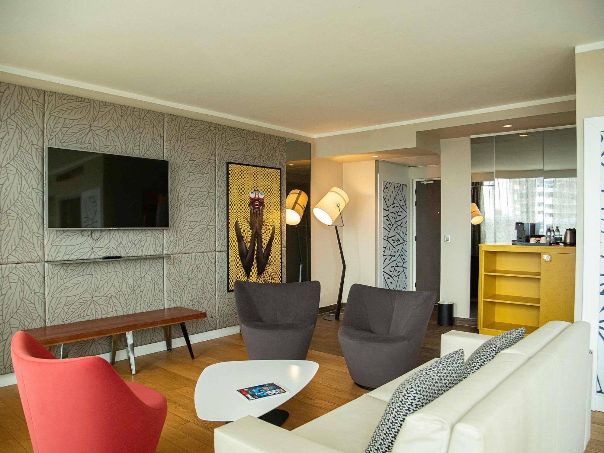 Junior King Suite City View