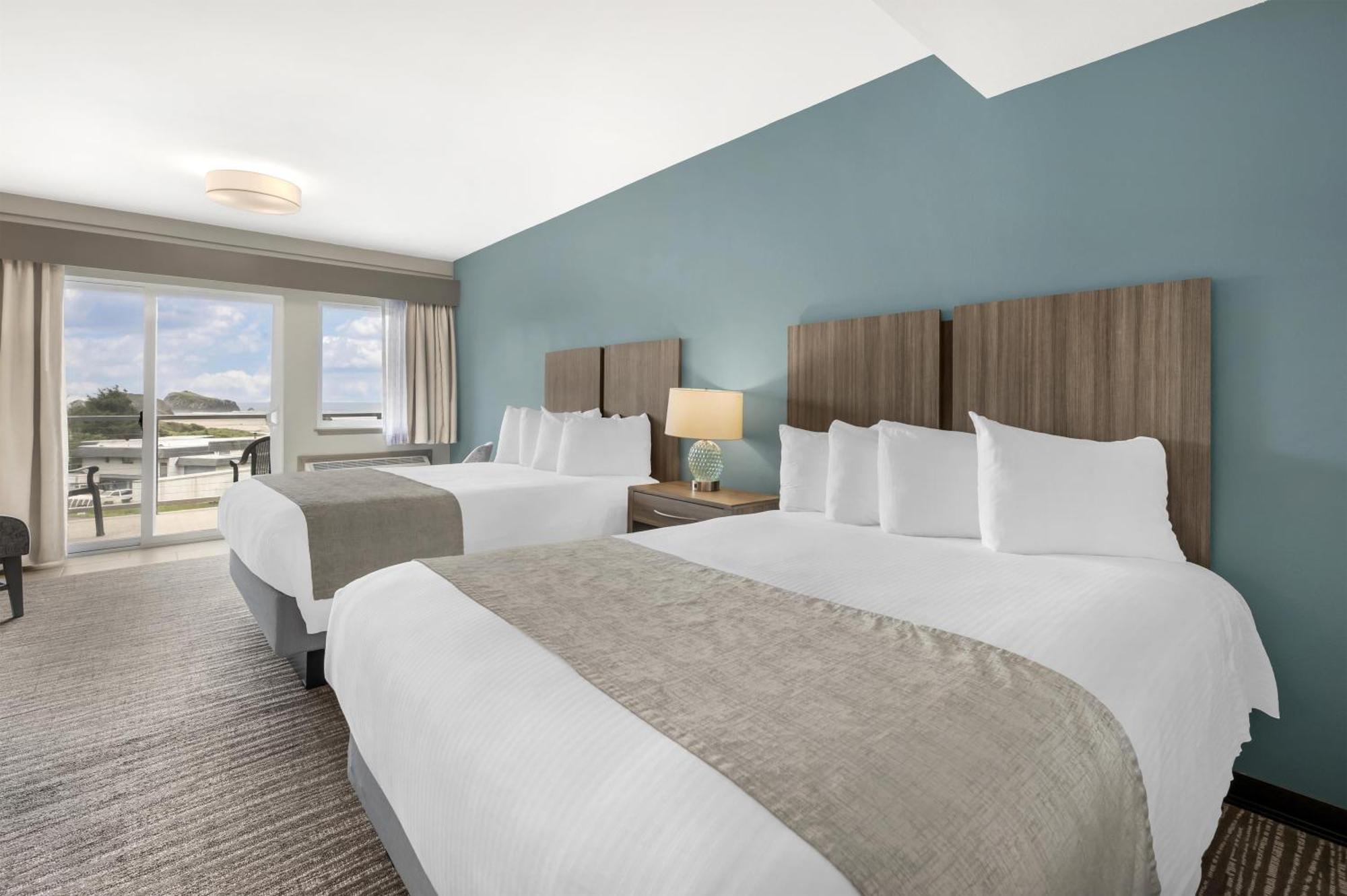 Queen Room Two Queen Beds Balcony No Pets Allowed